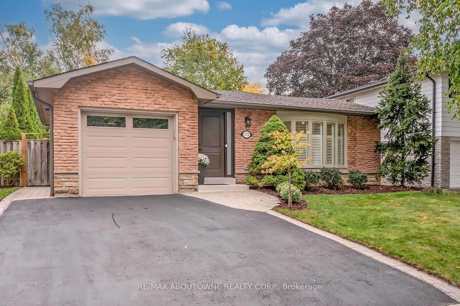 173 Arichat Road, Oakville ‣ W14087652 173 Arichat Road, Oakville ‣ W14087652