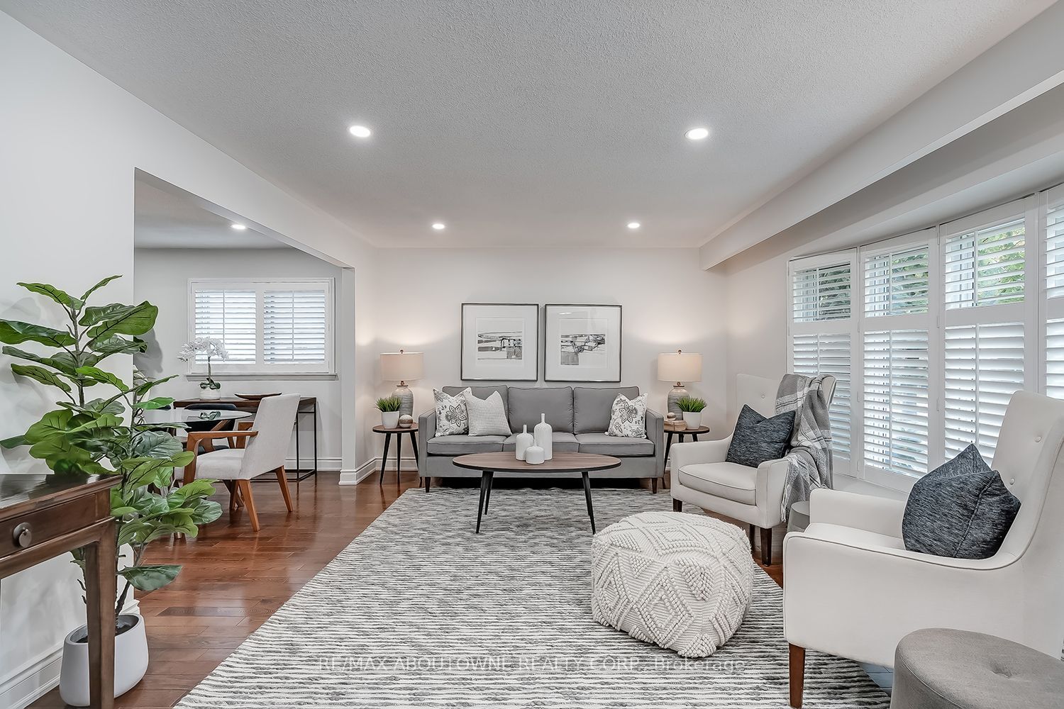 173 Arichat Road, Oakville ‣ W14087652 173 Arichat Road, Oakville ‣ W14087652