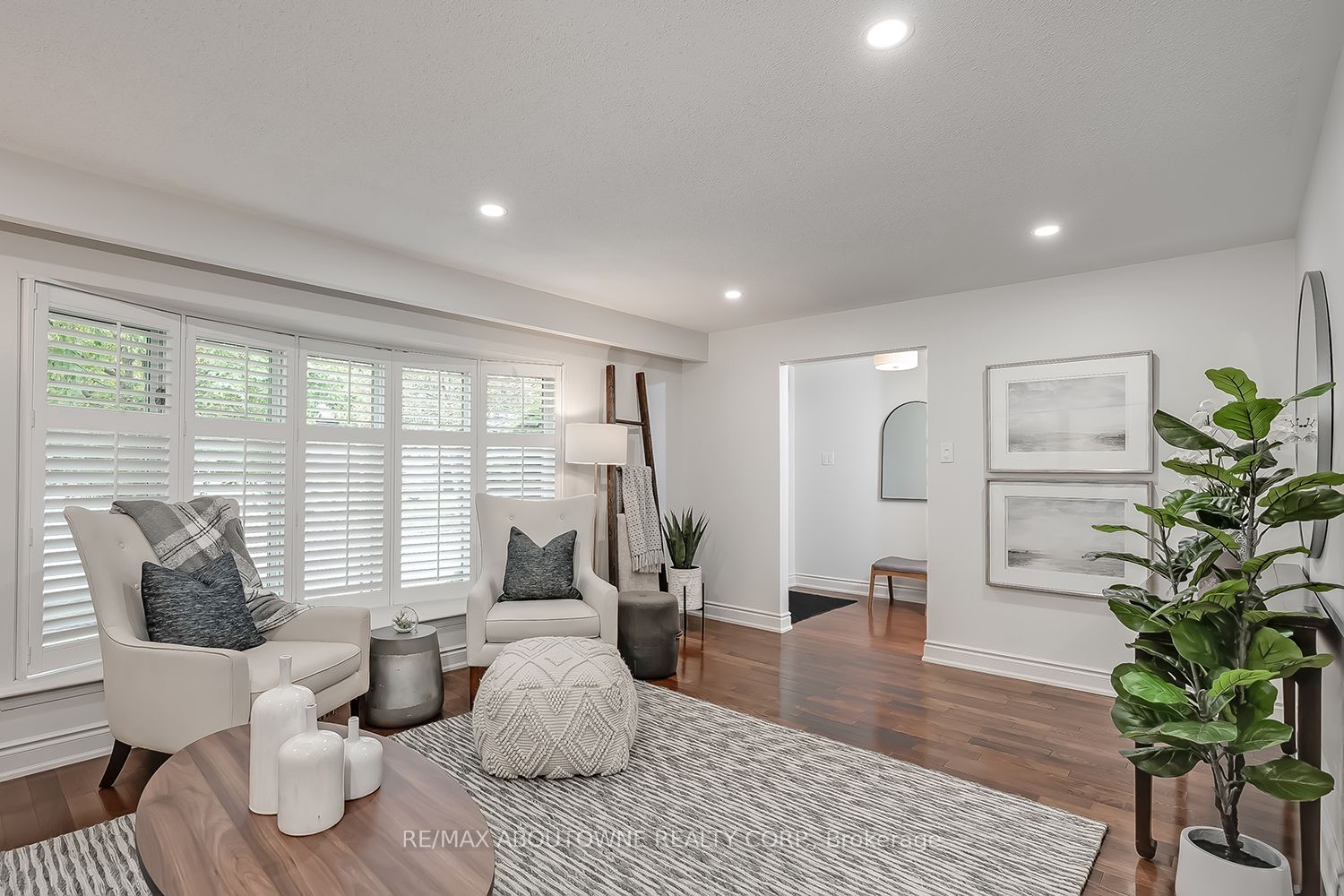 173 Arichat Road, Oakville ‣ W14087652 173 Arichat Road, Oakville ‣ W14087652