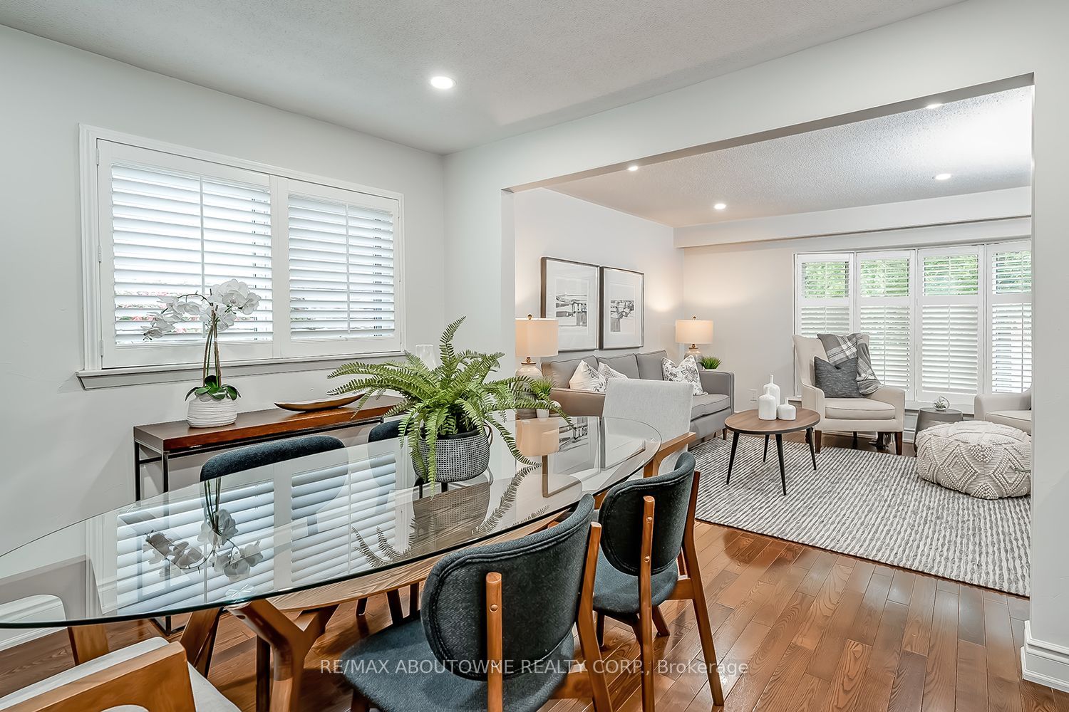 173 Arichat Road, Oakville ‣ W14087652 173 Arichat Road, Oakville ‣ W14087652