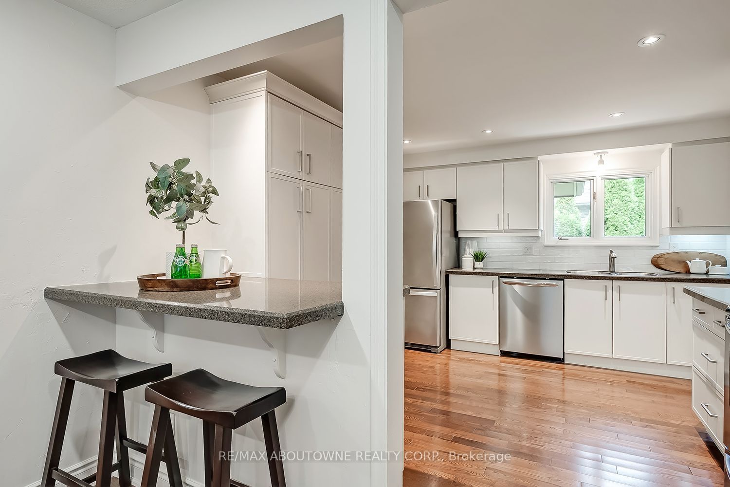 173 Arichat Road, Oakville ‣ W14087652 173 Arichat Road, Oakville ‣ W14087652