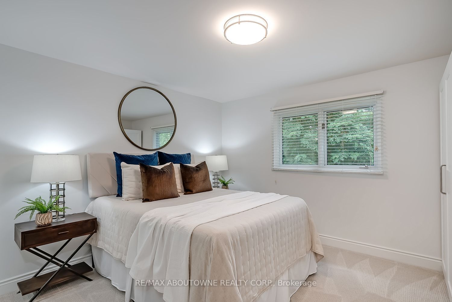 173 Arichat Road, Oakville ‣ W14087652 173 Arichat Road, Oakville ‣ W14087652