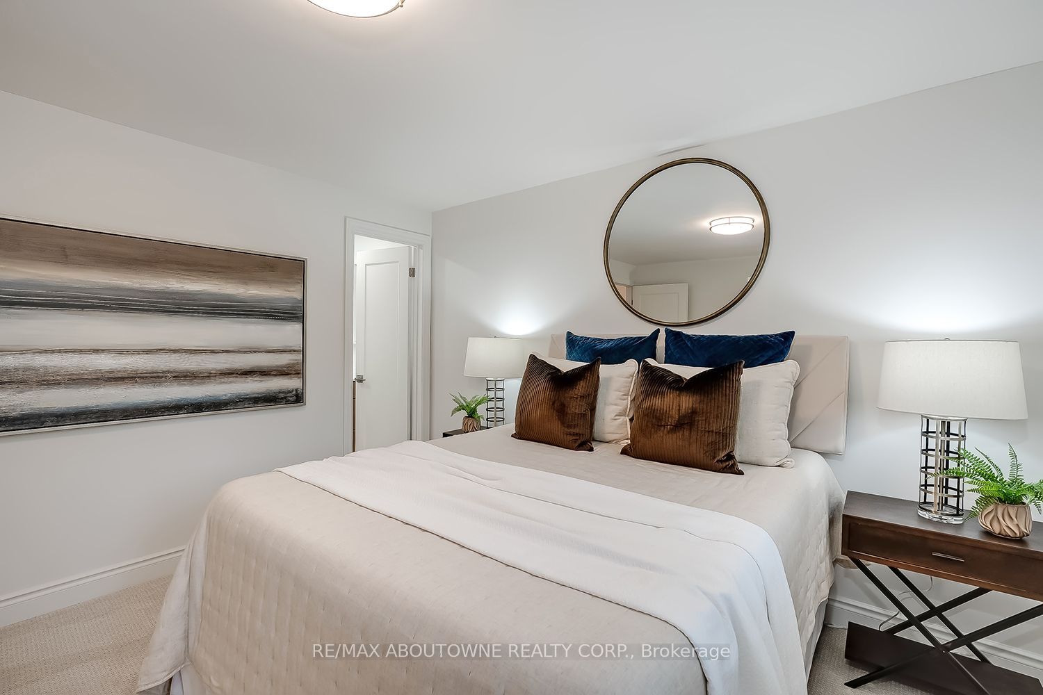 173 Arichat Road, Oakville ‣ W14087652 173 Arichat Road, Oakville ‣ W14087652