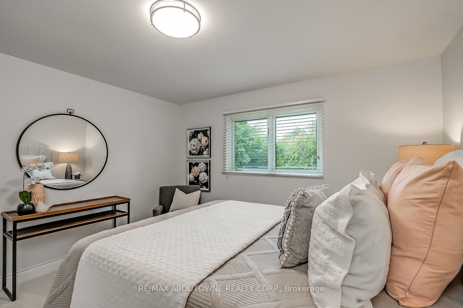 173 Arichat Road, Oakville ‣ W14087652 173 Arichat Road, Oakville ‣ W14087652
