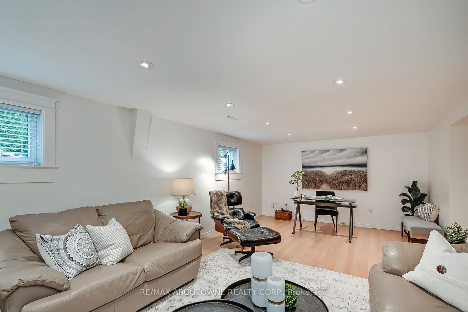 173 Arichat Road, Oakville ‣ W14087652 173 Arichat Road, Oakville ‣ W14087652