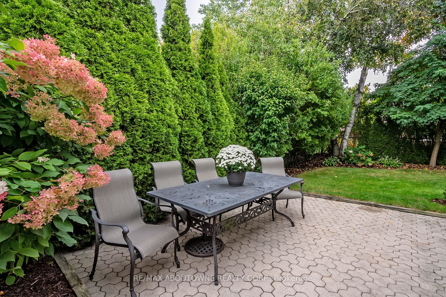 173 Arichat Road, Oakville ‣ W14087652 173 Arichat Road, Oakville ‣ W14087652