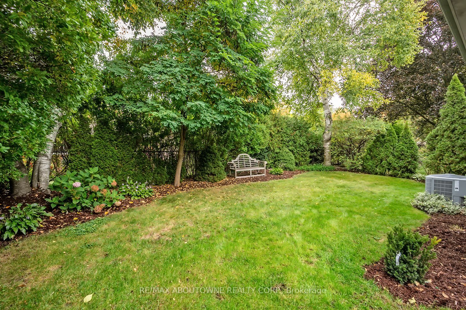 173 Arichat Road, Oakville ‣ W14087652 173 Arichat Road, Oakville ‣ W14087652