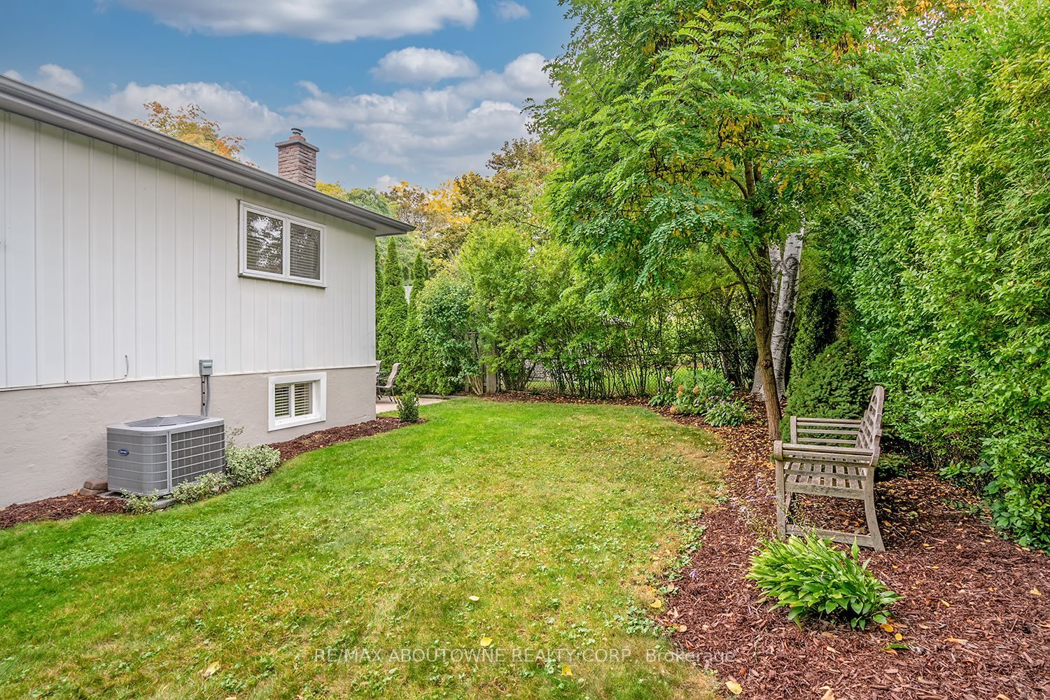 173 Arichat Road, Oakville ‣ W14087652 173 Arichat Road, Oakville ‣ W14087652