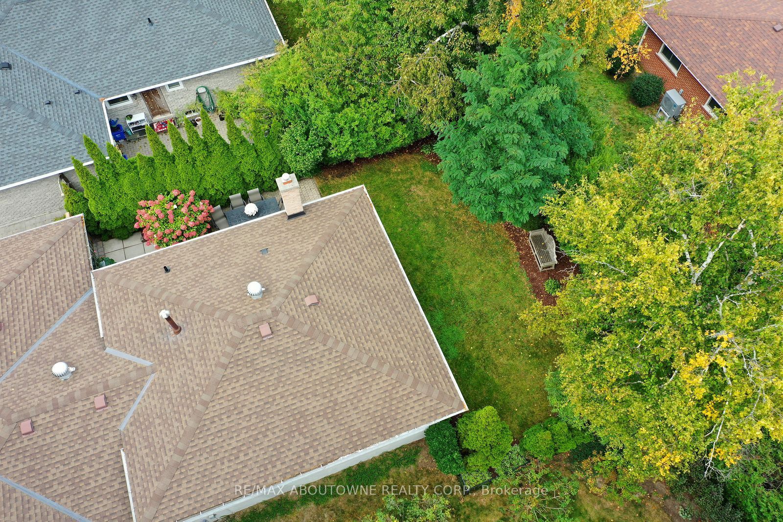173 Arichat Road, Oakville ‣ W14087652 173 Arichat Road, Oakville ‣ W14087652