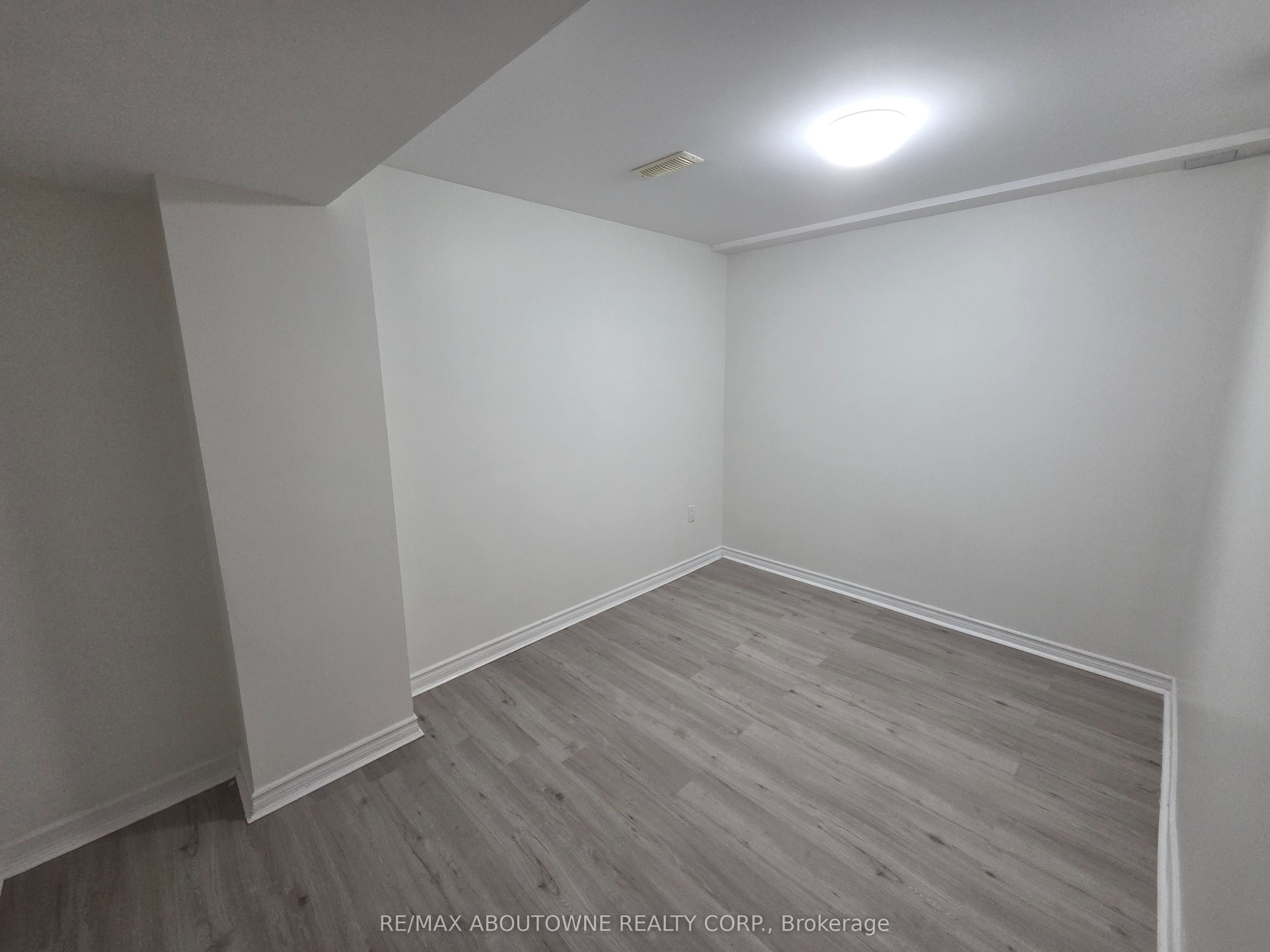 3339 Ruth Fertel Drive, Mississauga ‣ W14090012 3339 Ruth Fertel Drive, Mississauga ‣ W14090012
