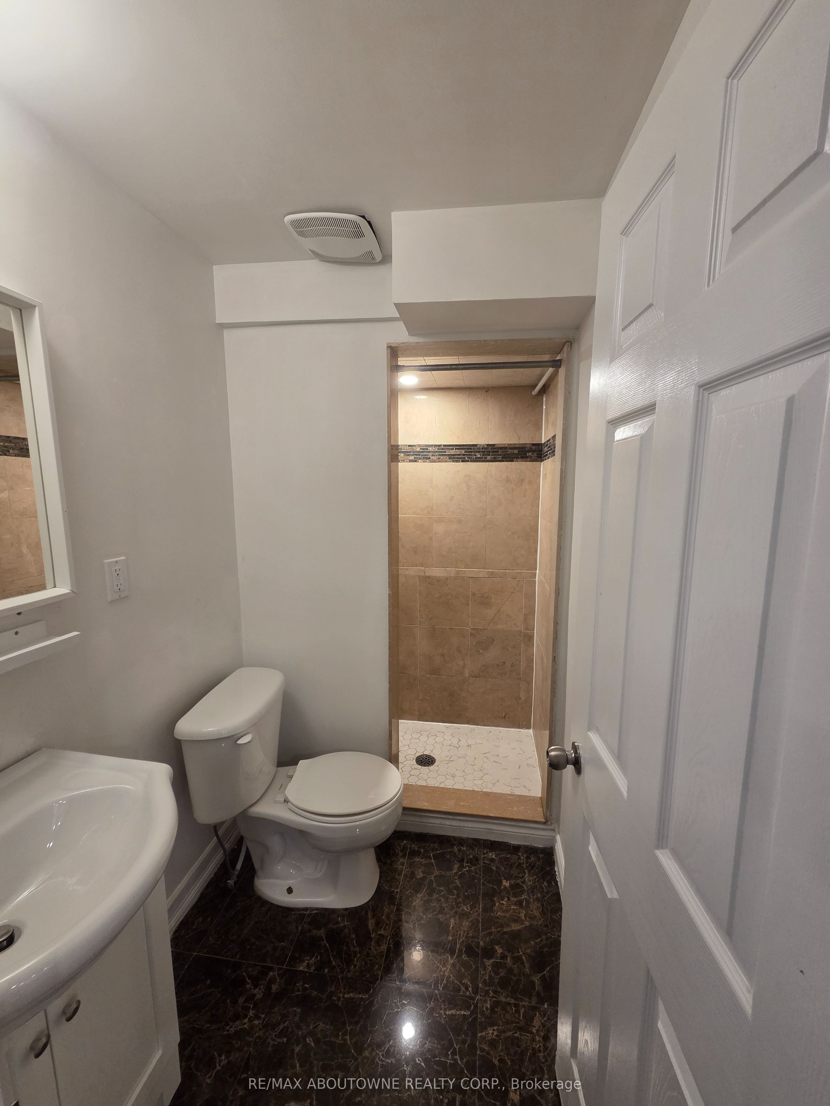 3339 Ruth Fertel Drive, Mississauga ‣ W14090012 3339 Ruth Fertel Drive, Mississauga ‣ W14090012