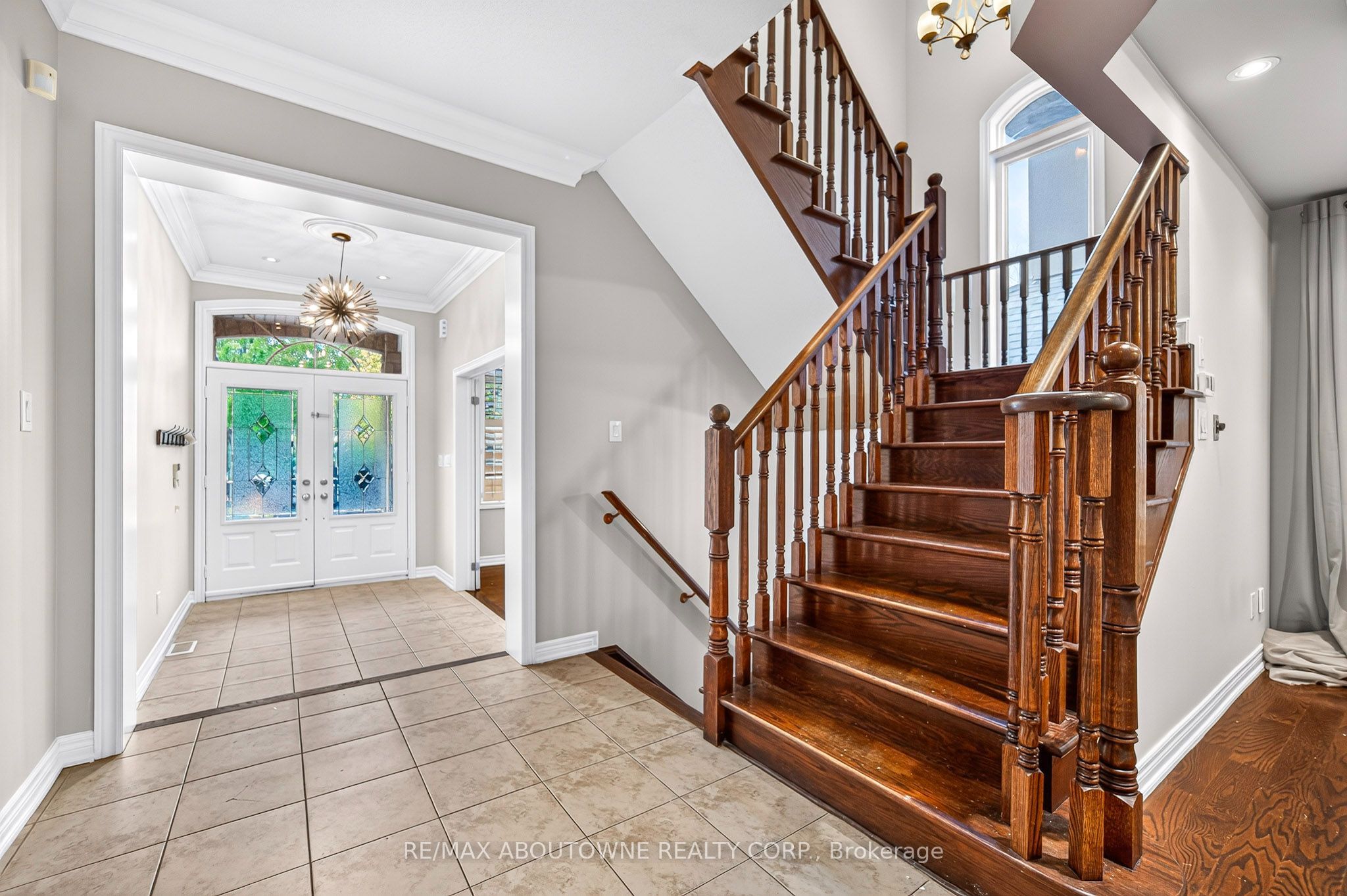 2232 Millstone Drive, Oakville ‣ W14092750 2232 Millstone Drive, Oakville ‣ W14092750