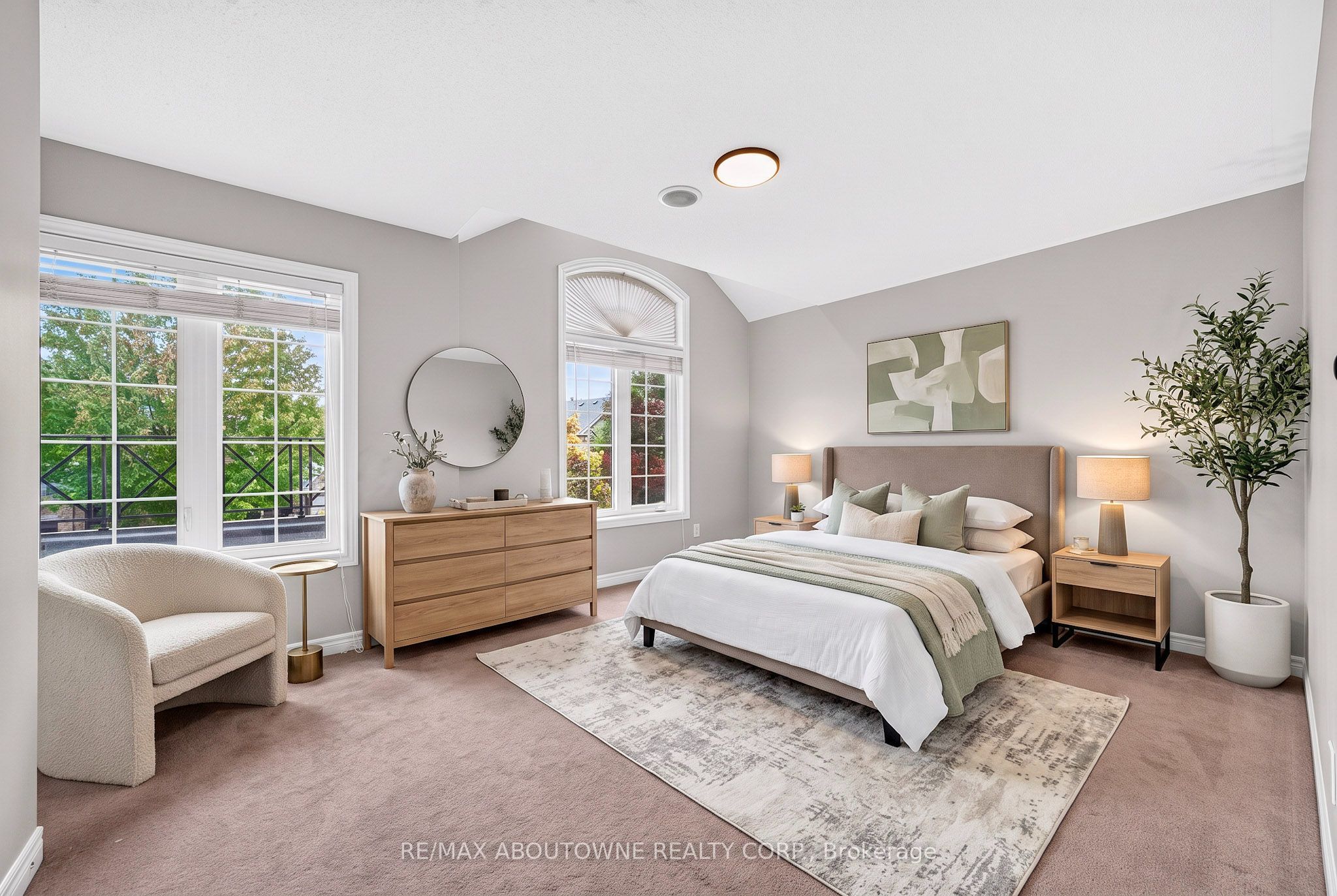 2232 Millstone Drive, Oakville ‣ W14092750 2232 Millstone Drive, Oakville ‣ W14092750