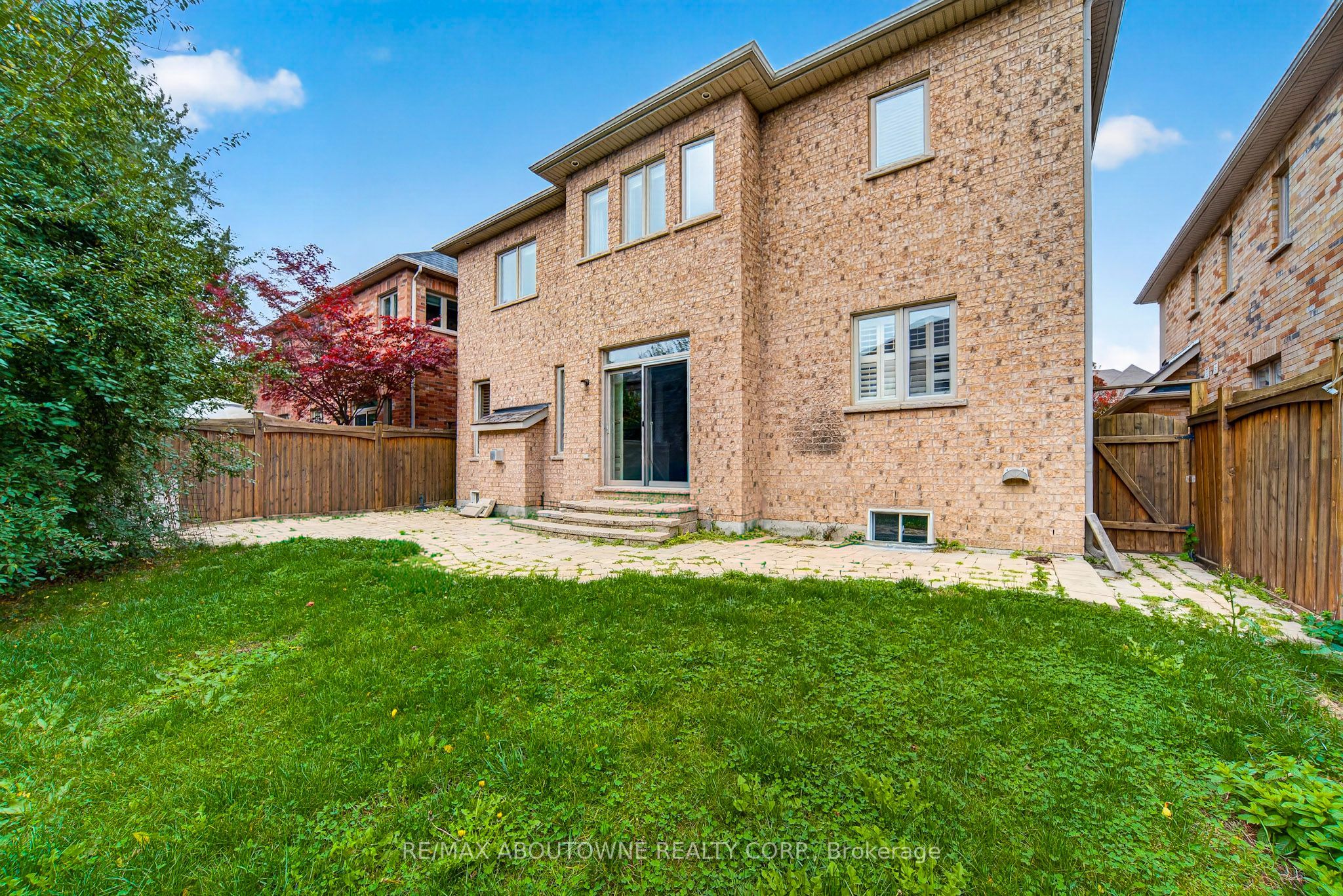 2232 Millstone Drive, Oakville ‣ W14092750 2232 Millstone Drive, Oakville ‣ W14092750