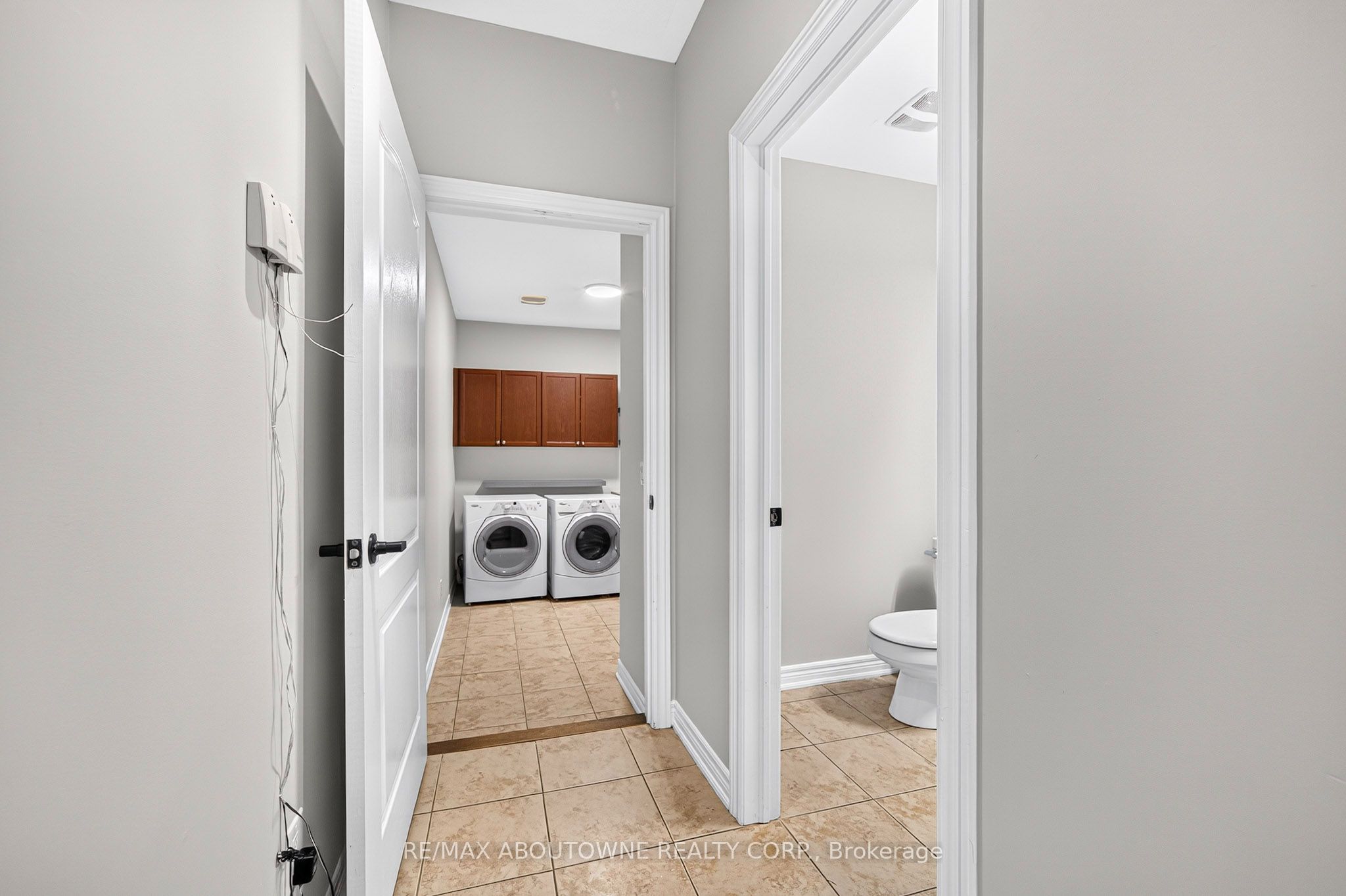 2232 Millstone Drive, Oakville ‣ W14092750 2232 Millstone Drive, Oakville ‣ W14092750