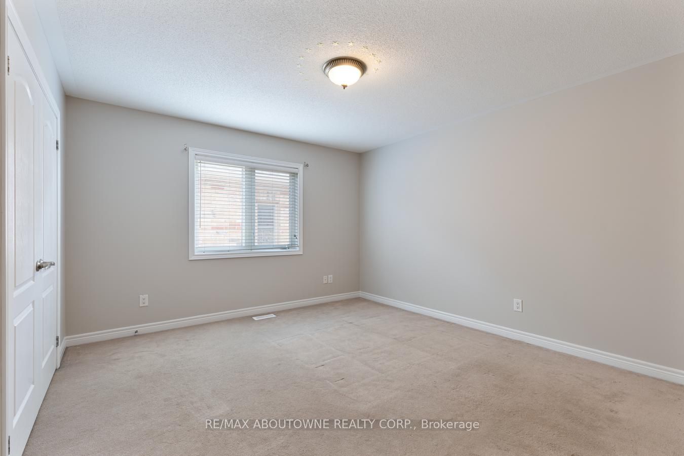 2232 Millstone Drive, Oakville ‣ W14092750 2232 Millstone Drive, Oakville ‣ W14092750