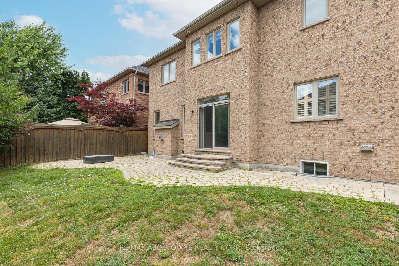 2232 Millstone Drive, Oakville ‣ W14092750 2232 Millstone Drive, Oakville ‣ W14092750