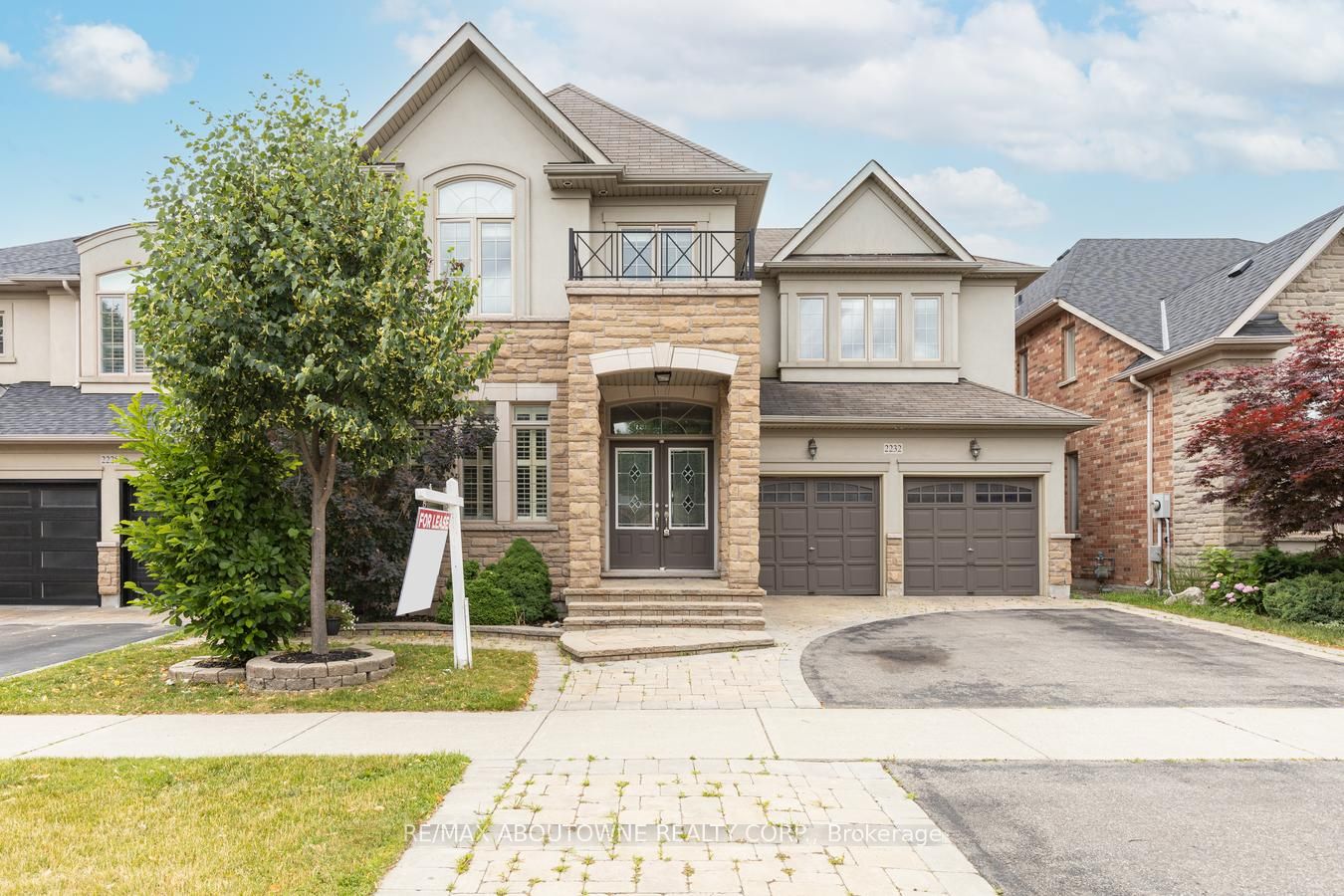 2232 Millstone Drive, Oakville ‣ W14092750 2232 Millstone Drive, Oakville ‣ W14092750