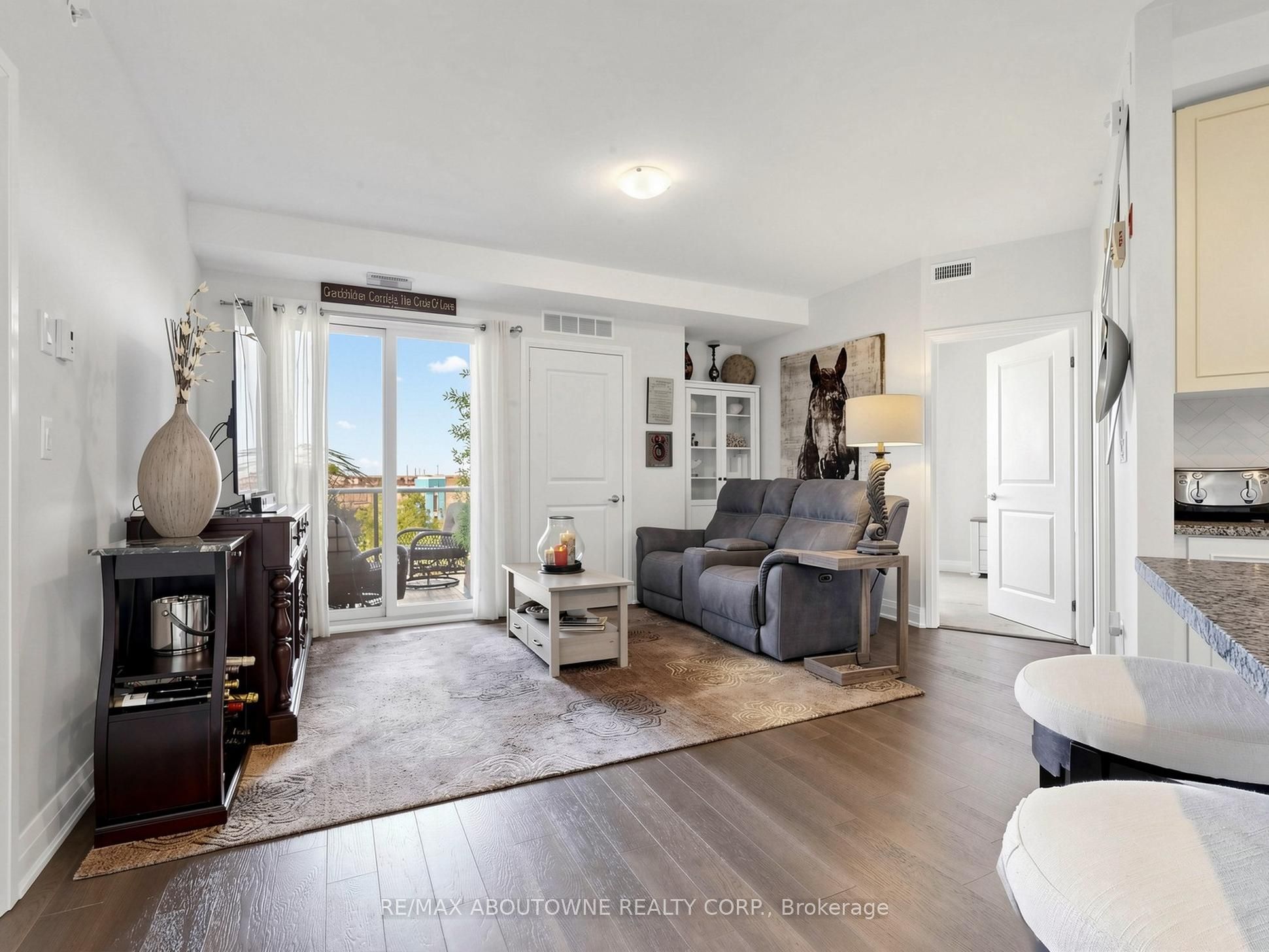 418 – 630 Sauve Street, Milton ‣ W14098714 418 – 630 Sauve Street, Milton ‣ W14098714