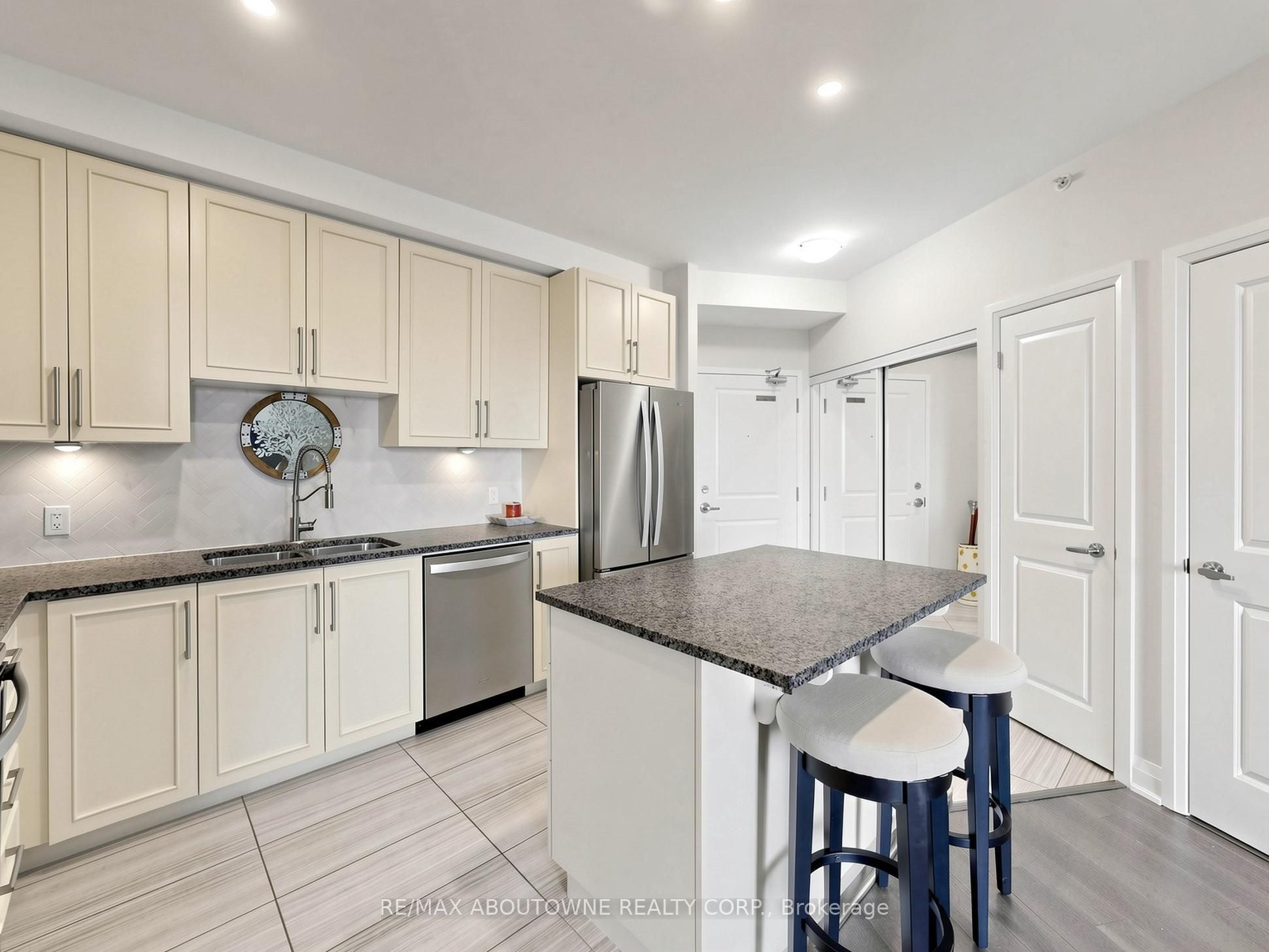 418 – 630 Sauve Street, Milton ‣ W14098714 418 – 630 Sauve Street, Milton ‣ W14098714