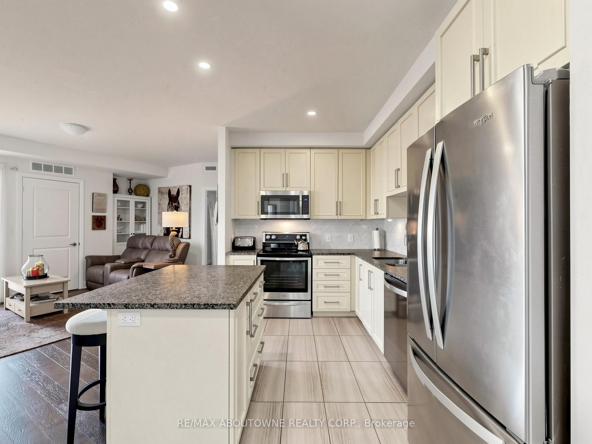 418 – 630 Sauve Street, Milton ‣ W14098714 418 – 630 Sauve Street, Milton ‣ W14098714