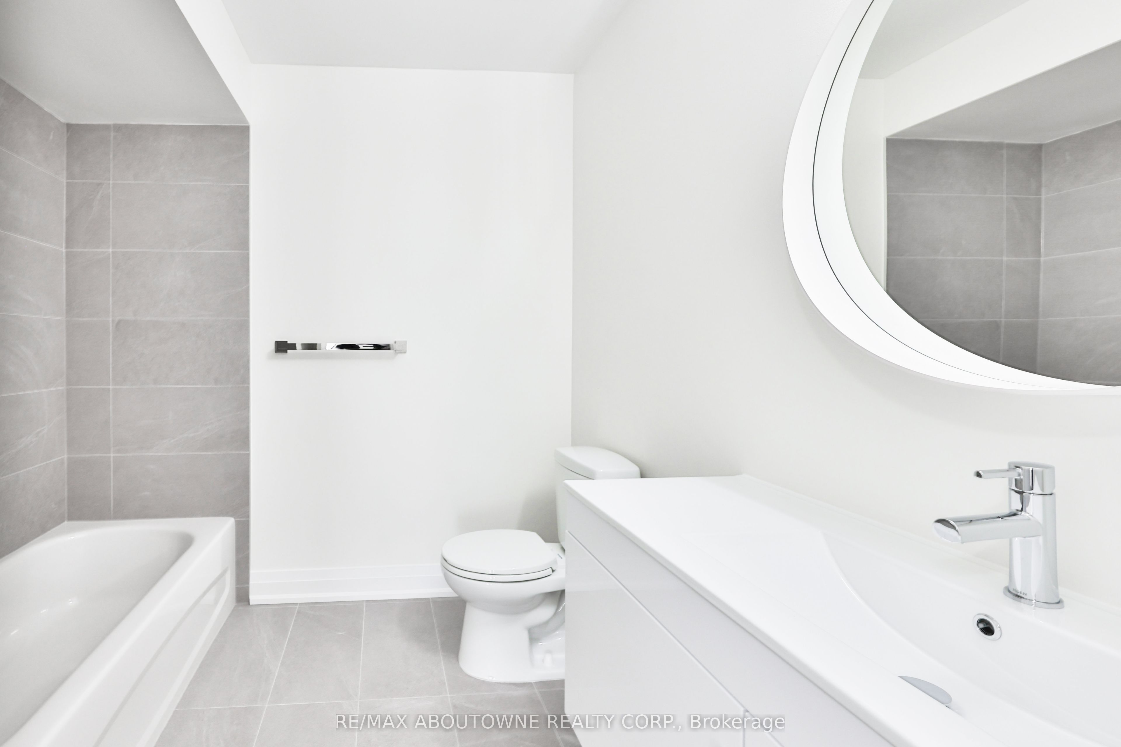 2 – 4635 Regents Terrace, Mississauga ‣ W14101852 2 – 4635 Regents Terrace, Mississauga ‣ W14101852