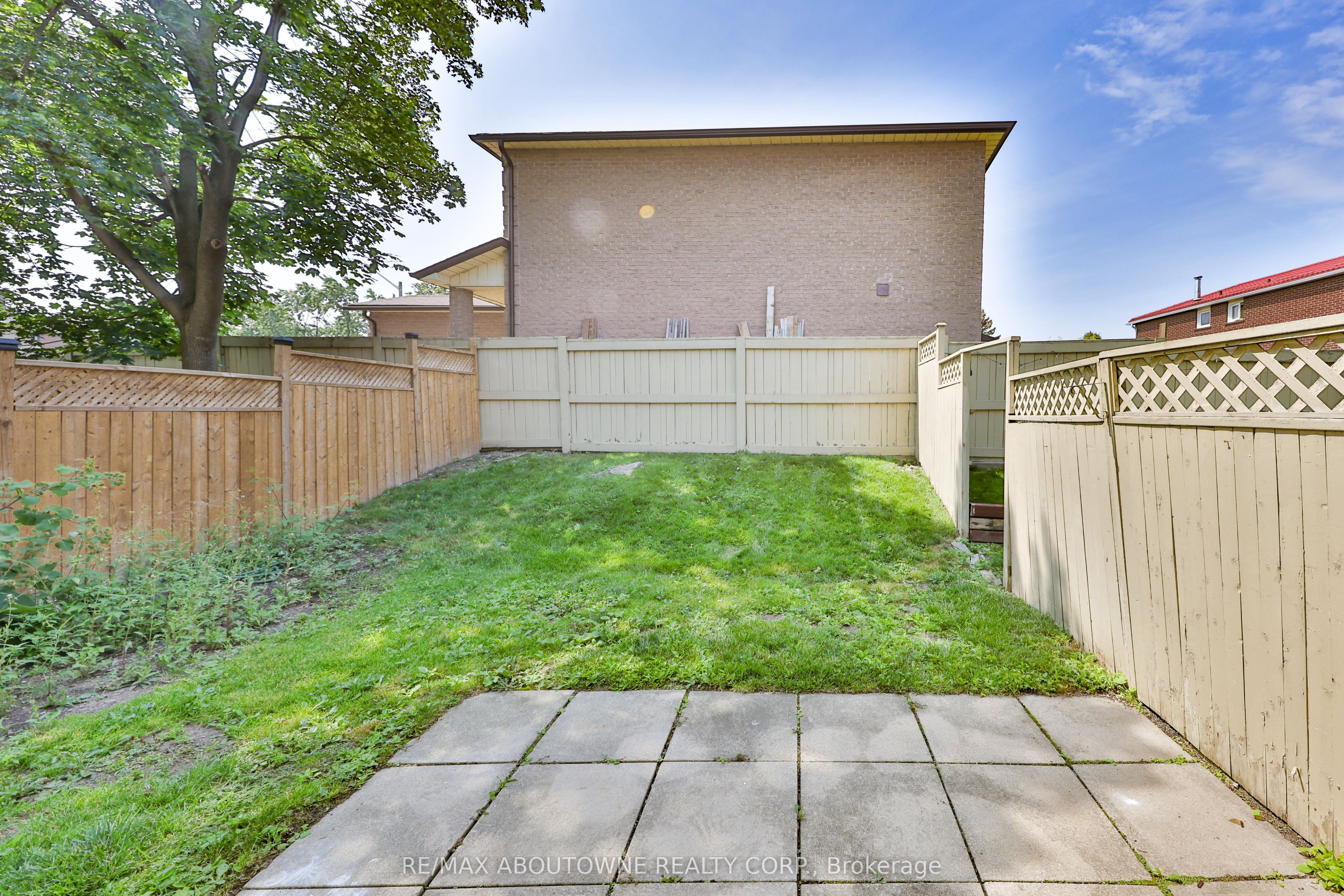 2 – 4635 Regents Terrace, Mississauga ‣ W14101852 2 – 4635 Regents Terrace, Mississauga ‣ W14101852