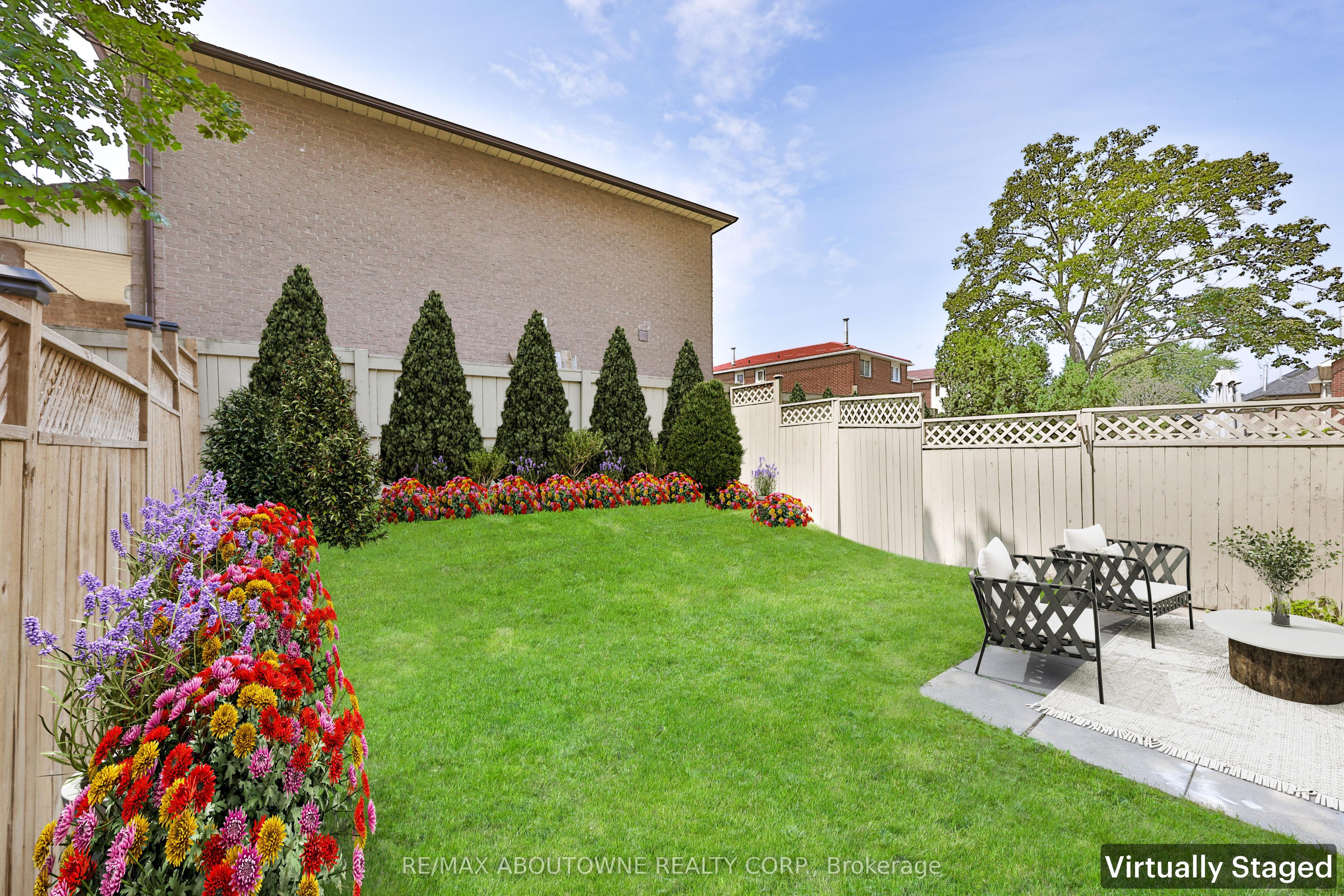 2 – 4635 Regents Terrace, Mississauga ‣ W14101852 2 – 4635 Regents Terrace, Mississauga ‣ W14101852