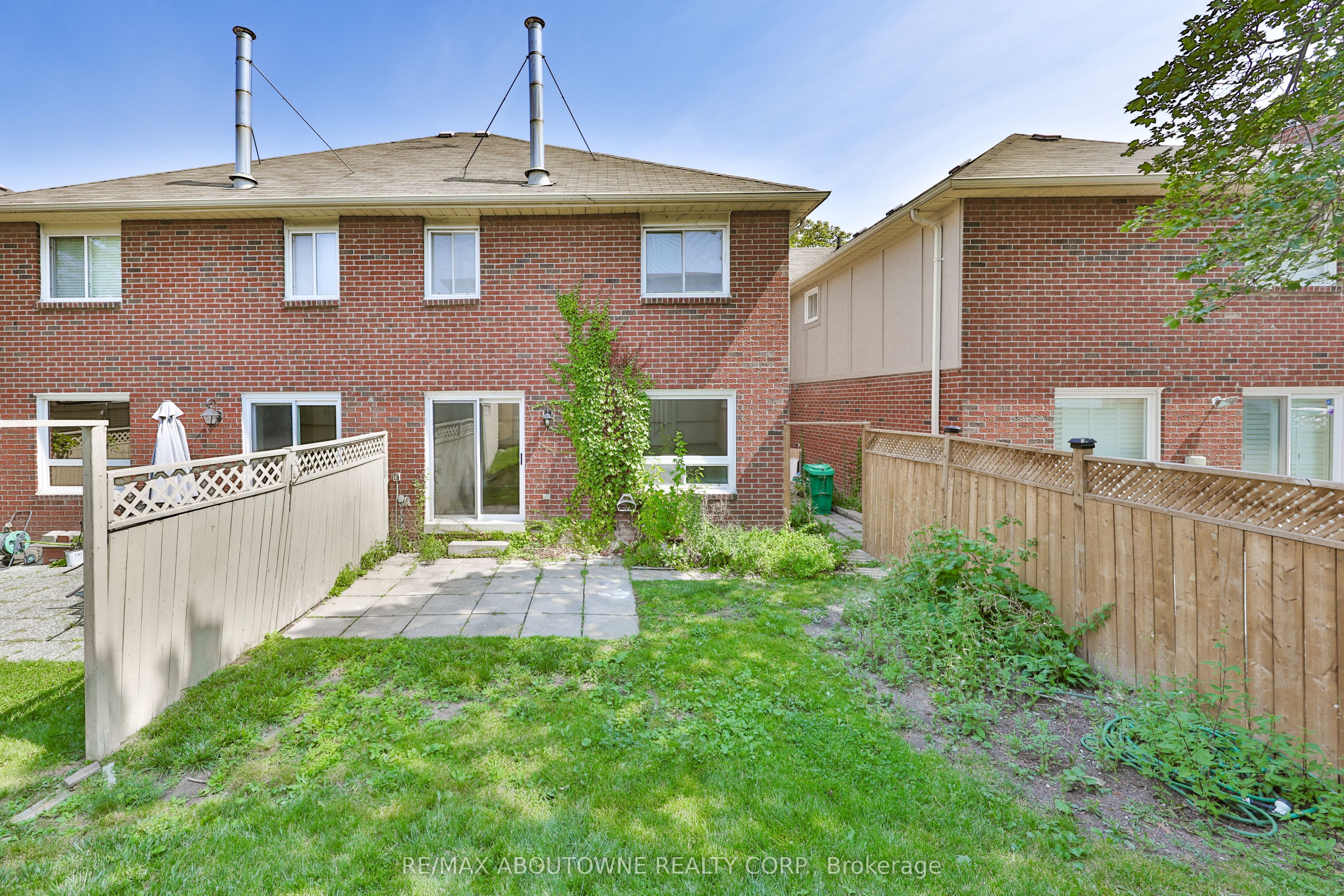2 – 4635 Regents Terrace, Mississauga ‣ W14101852 2 – 4635 Regents Terrace, Mississauga ‣ W14101852