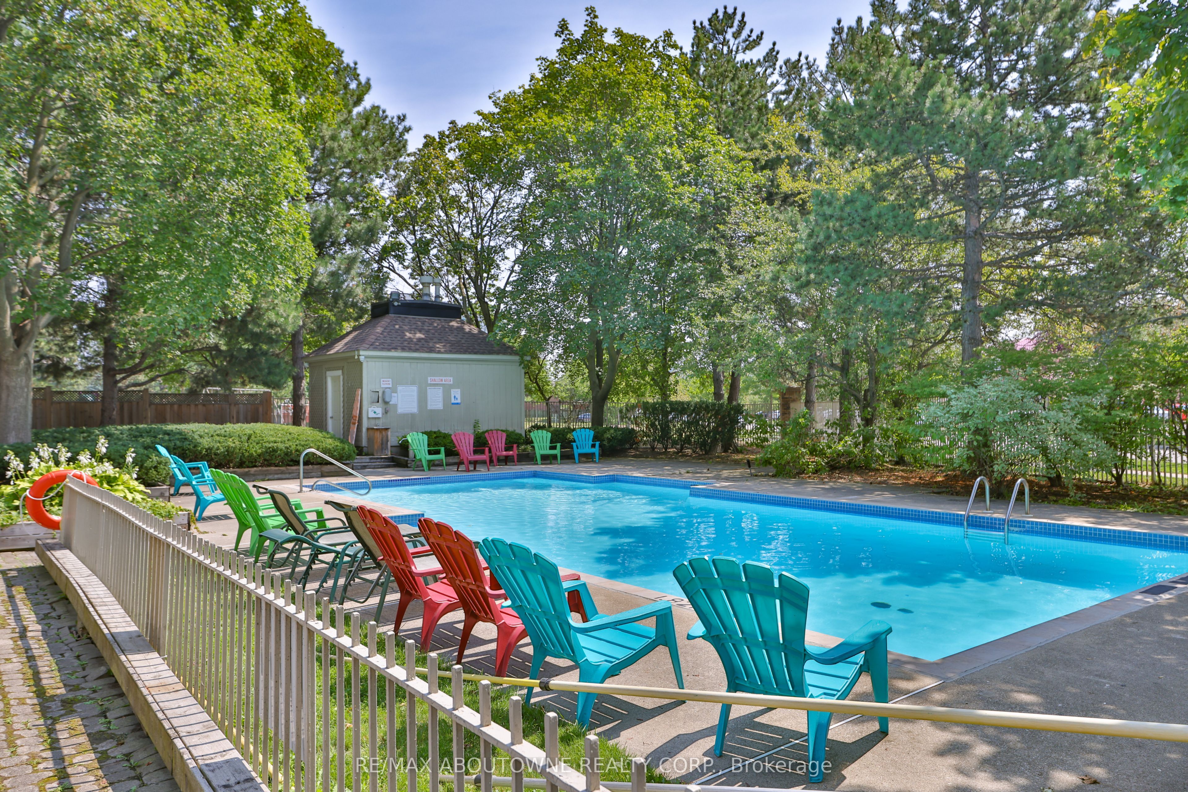 2 – 4635 Regents Terrace, Mississauga ‣ W14101852 2 – 4635 Regents Terrace, Mississauga ‣ W14101852