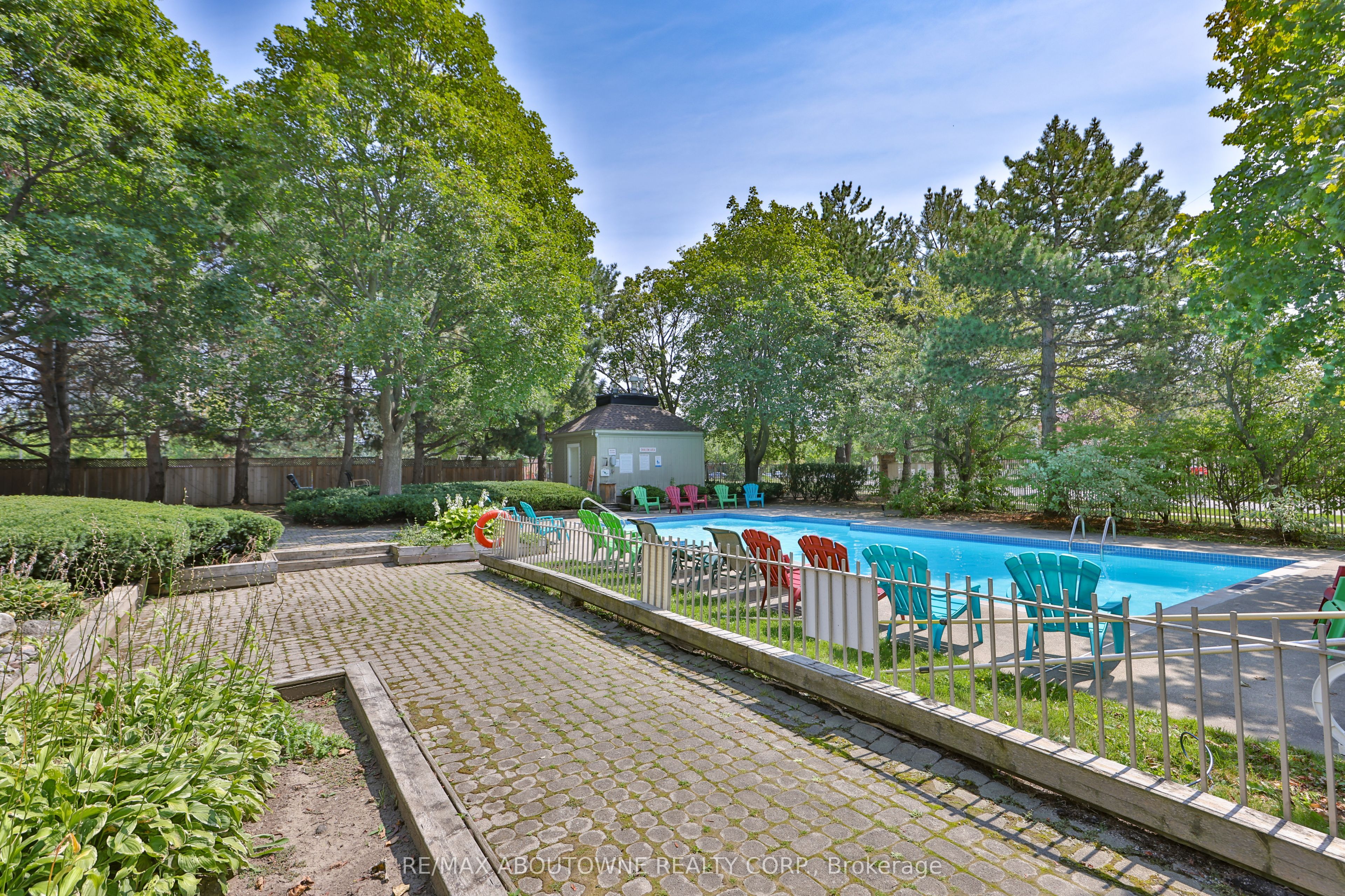 2 – 4635 Regents Terrace, Mississauga ‣ W14101852 2 – 4635 Regents Terrace, Mississauga ‣ W14101852