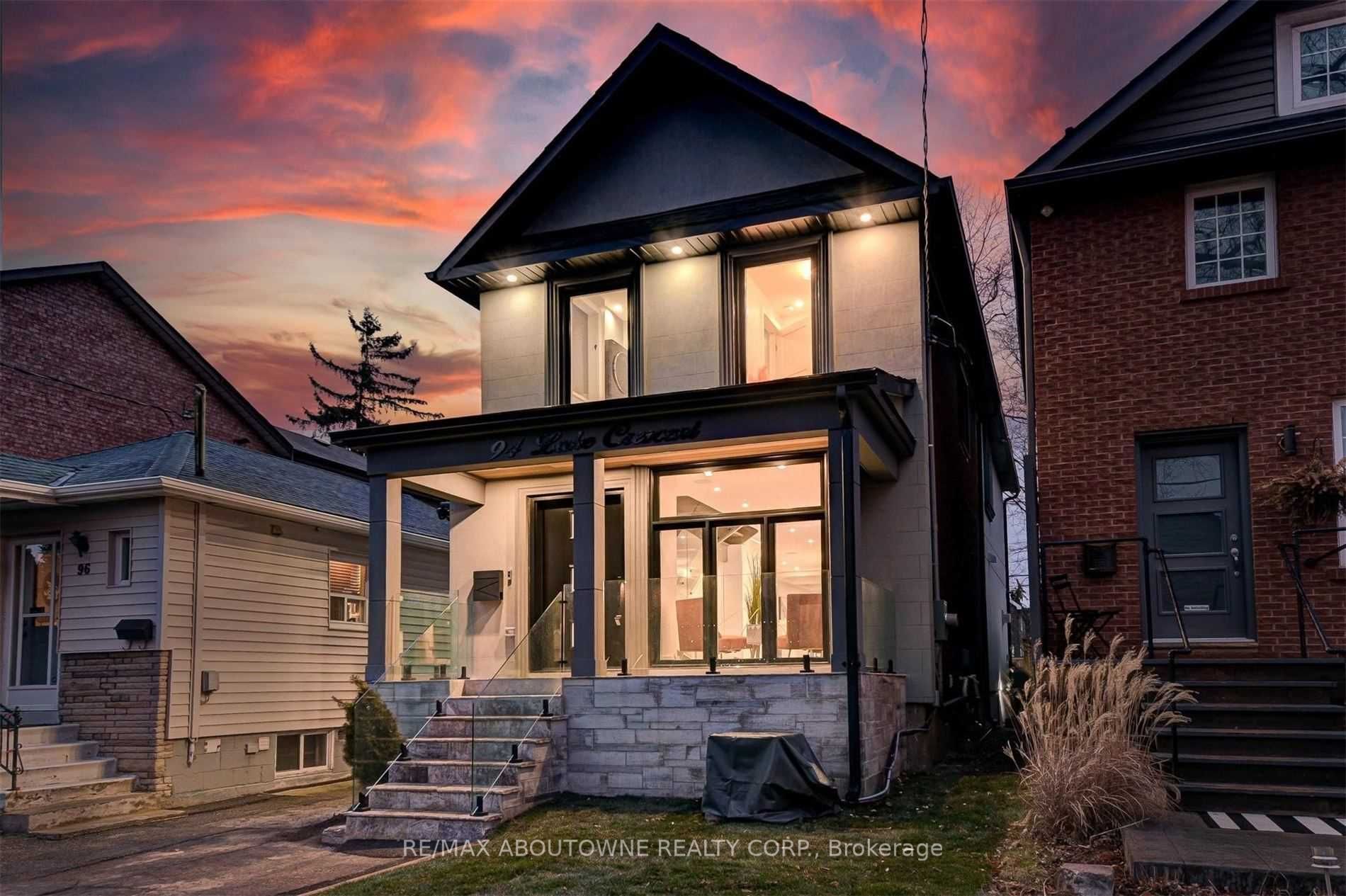 94 Lake Crescent, Toronto W06 ‣ W14106988 94 Lake Crescent, Toronto W06 ‣ W14106988