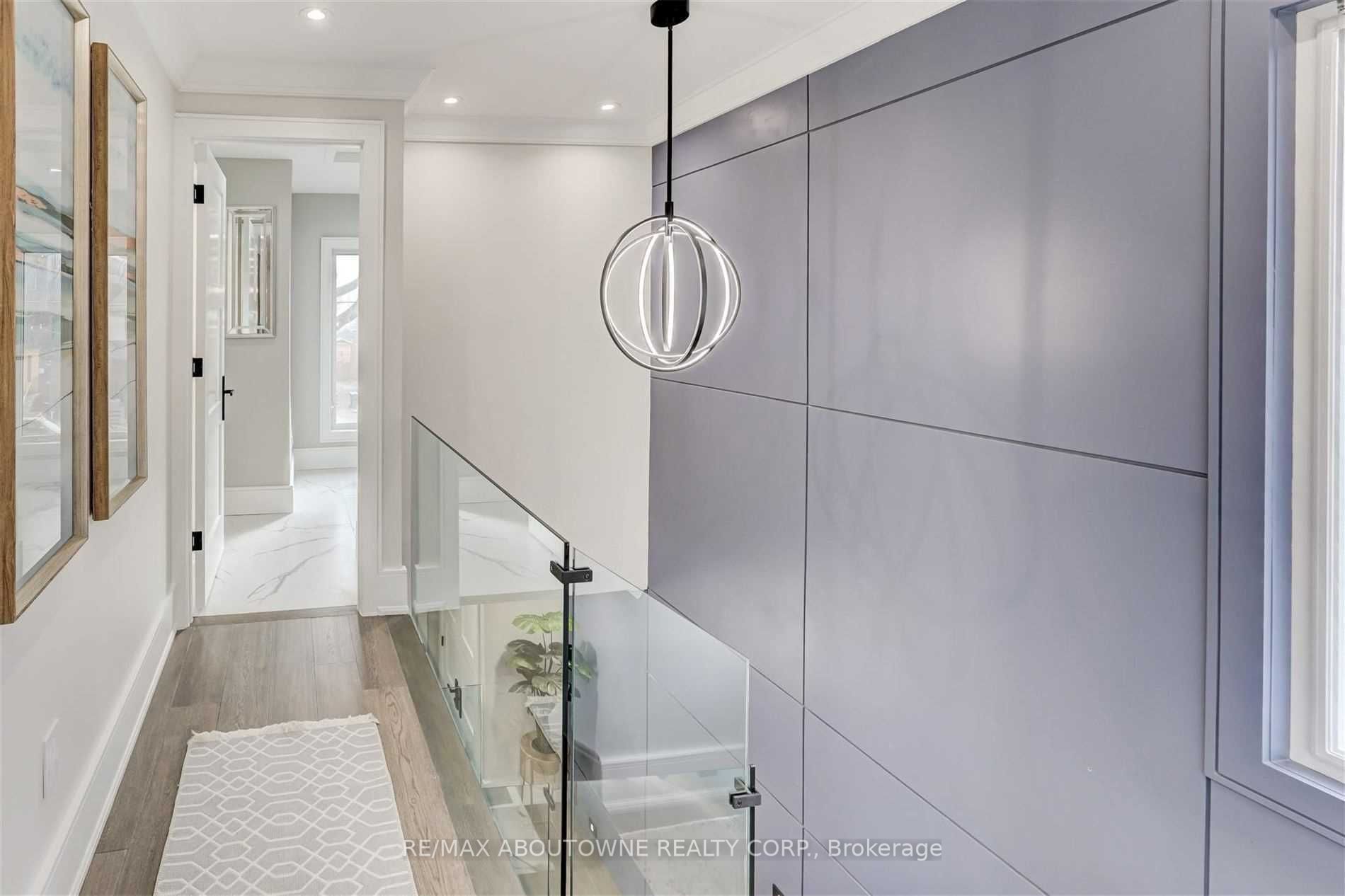 94 Lake Crescent, Toronto W06 ‣ W14106988 94 Lake Crescent, Toronto W06 ‣ W14106988