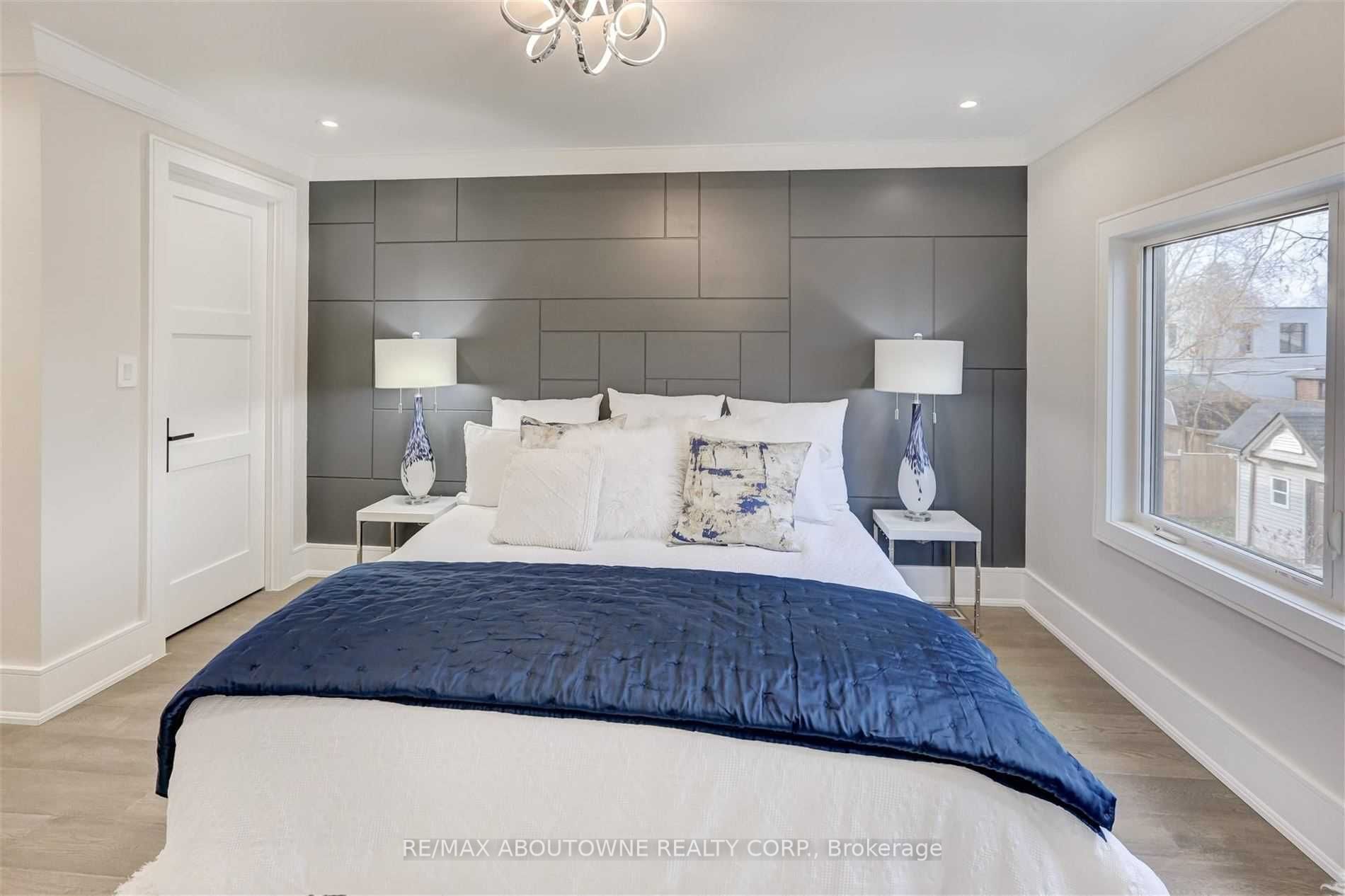 94 Lake Crescent, Toronto W06 ‣ W14106988 94 Lake Crescent, Toronto W06 ‣ W14106988
