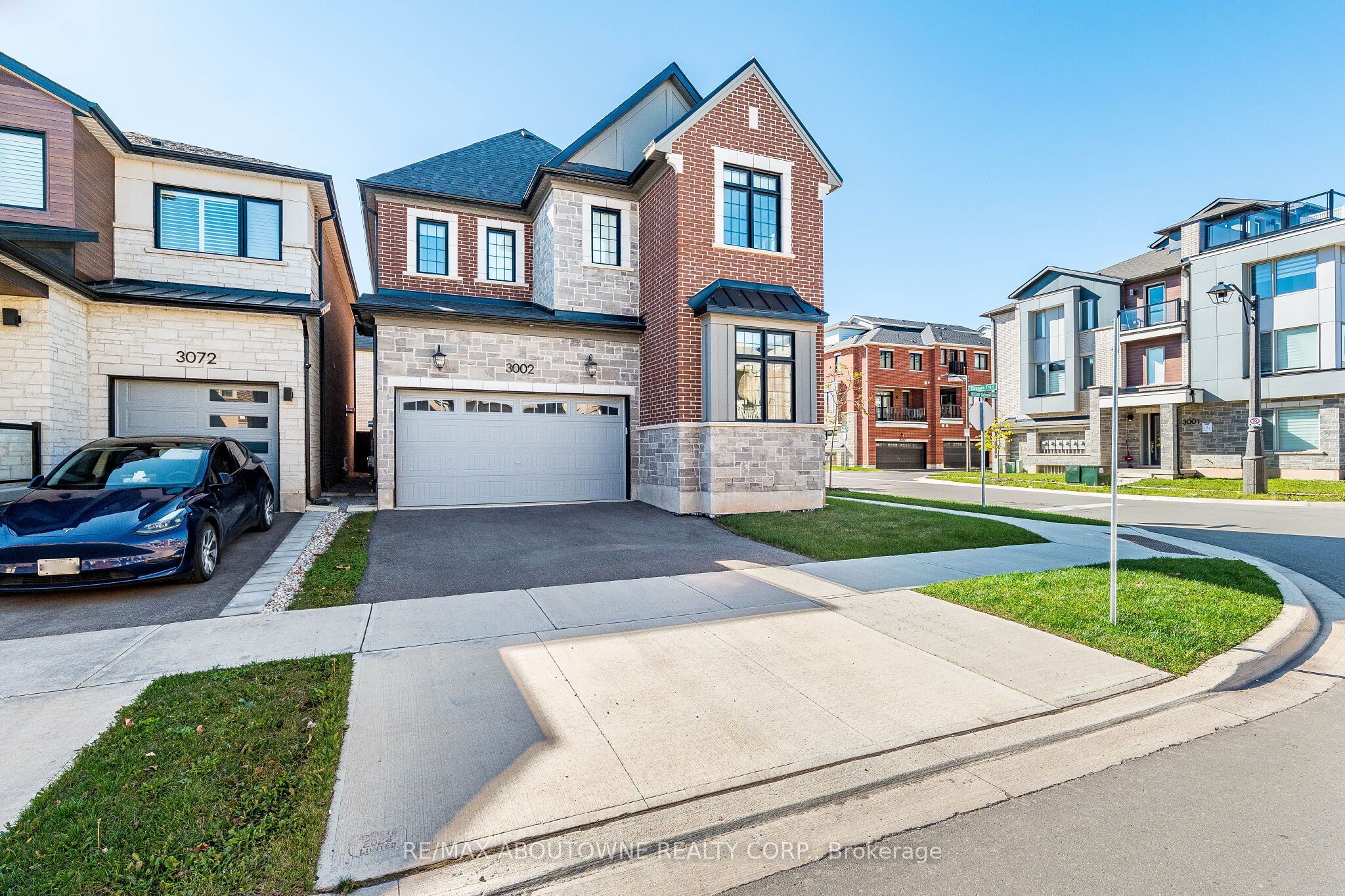 3002 Duggan Trail, Oakville ‣ W14111372 3002 Duggan Trail, Oakville ‣ W14111372