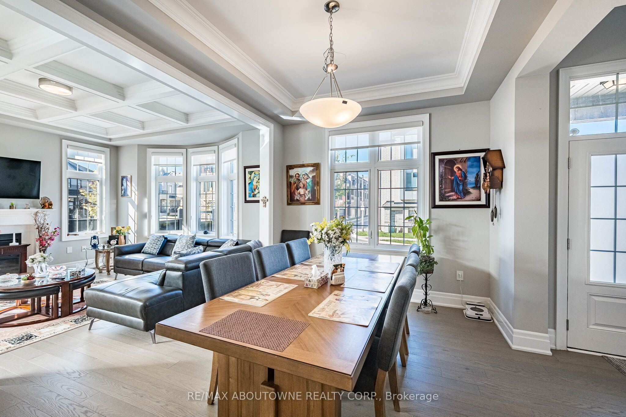 3002 Duggan Trail, Oakville ‣ W14111372 3002 Duggan Trail, Oakville ‣ W14111372