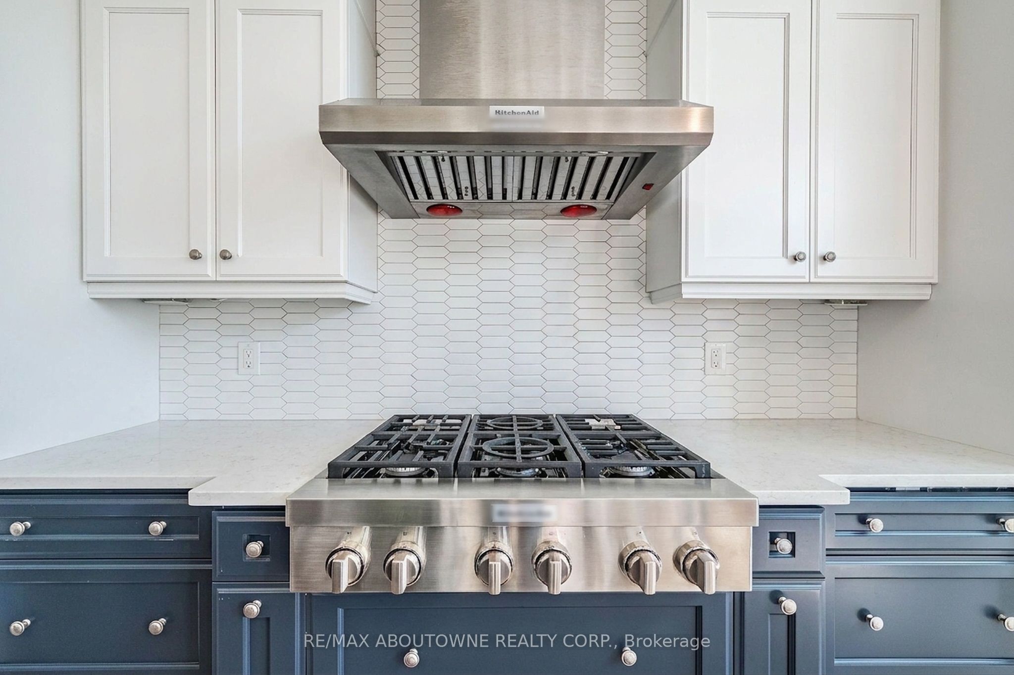 3002 Duggan Trail, Oakville ‣ W14111372 3002 Duggan Trail, Oakville ‣ W14111372