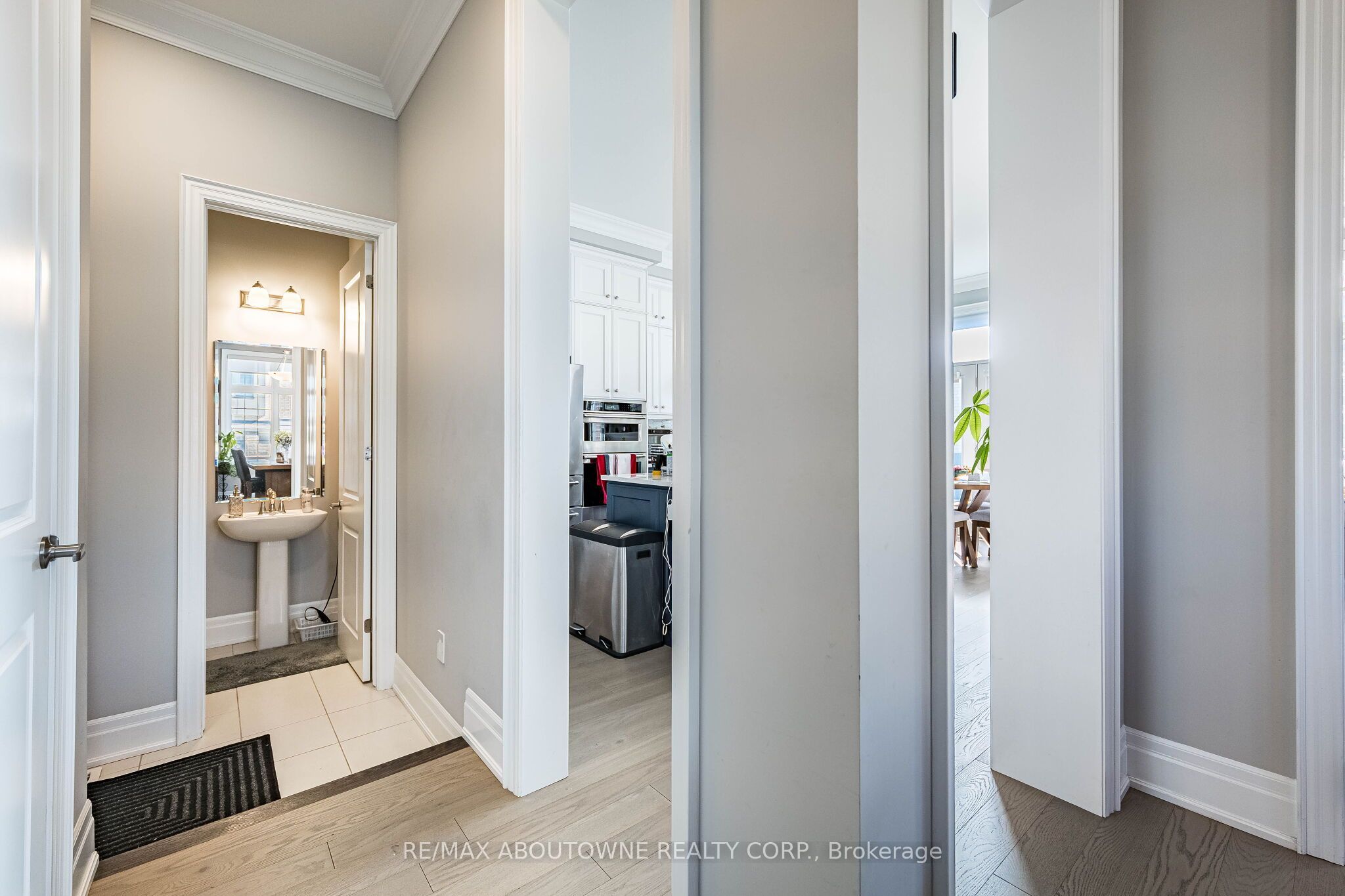 3002 Duggan Trail, Oakville ‣ W14111372 3002 Duggan Trail, Oakville ‣ W14111372