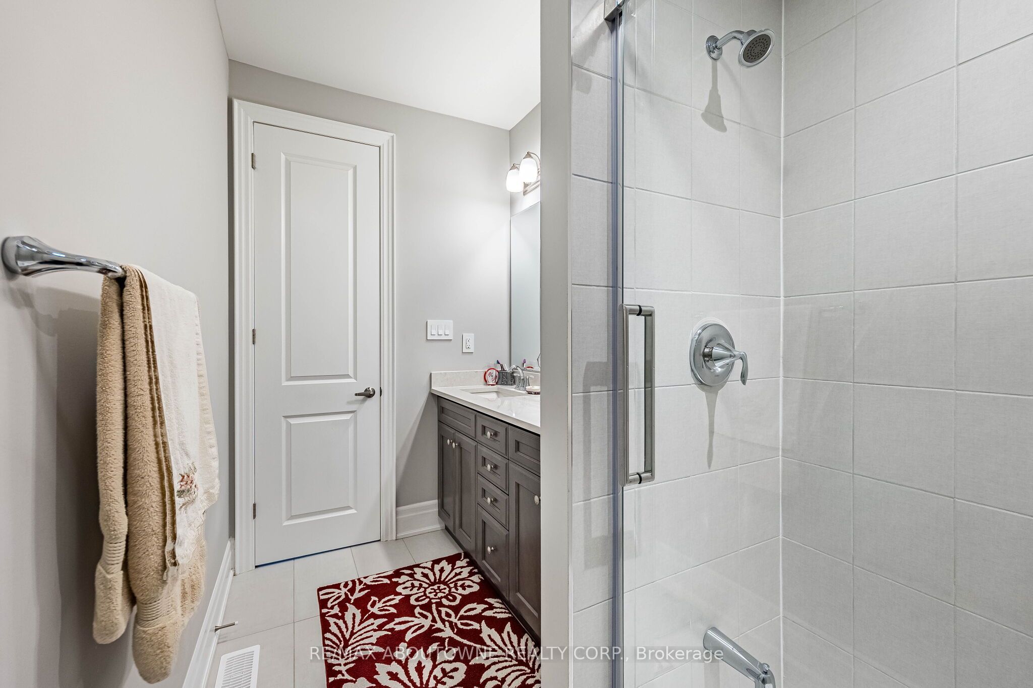 3002 Duggan Trail, Oakville ‣ W14111372 3002 Duggan Trail, Oakville ‣ W14111372