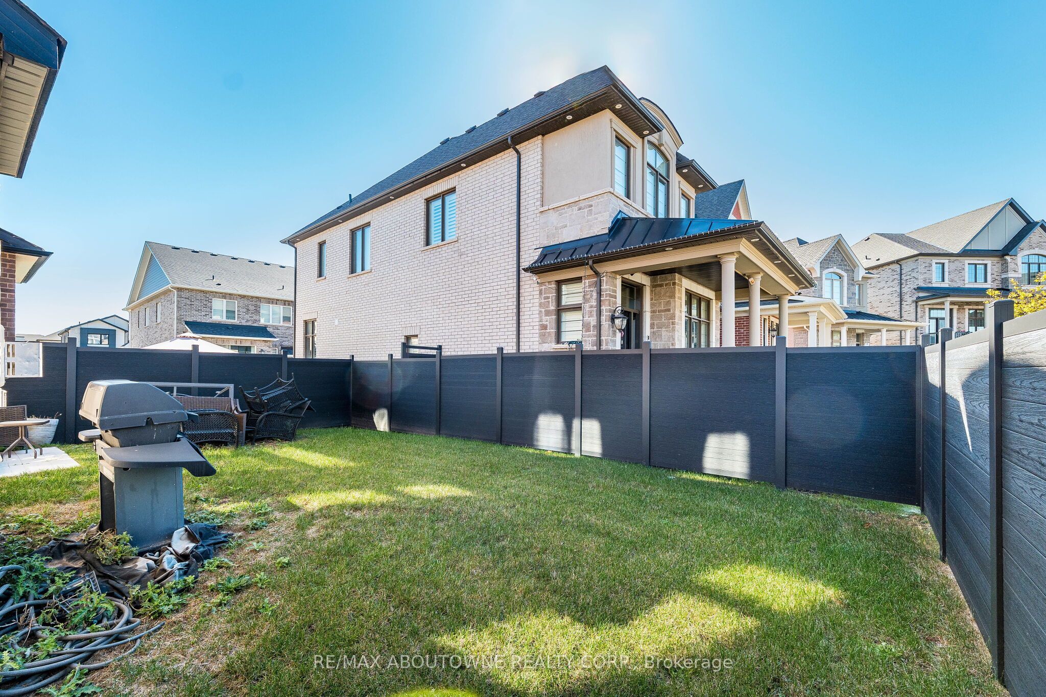 3002 Duggan Trail, Oakville ‣ W14111372 3002 Duggan Trail, Oakville ‣ W14111372
