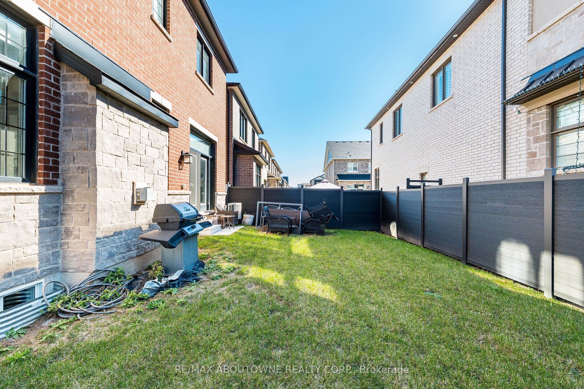 3002 Duggan Trail, Oakville ‣ W14111372 3002 Duggan Trail, Oakville ‣ W14111372
