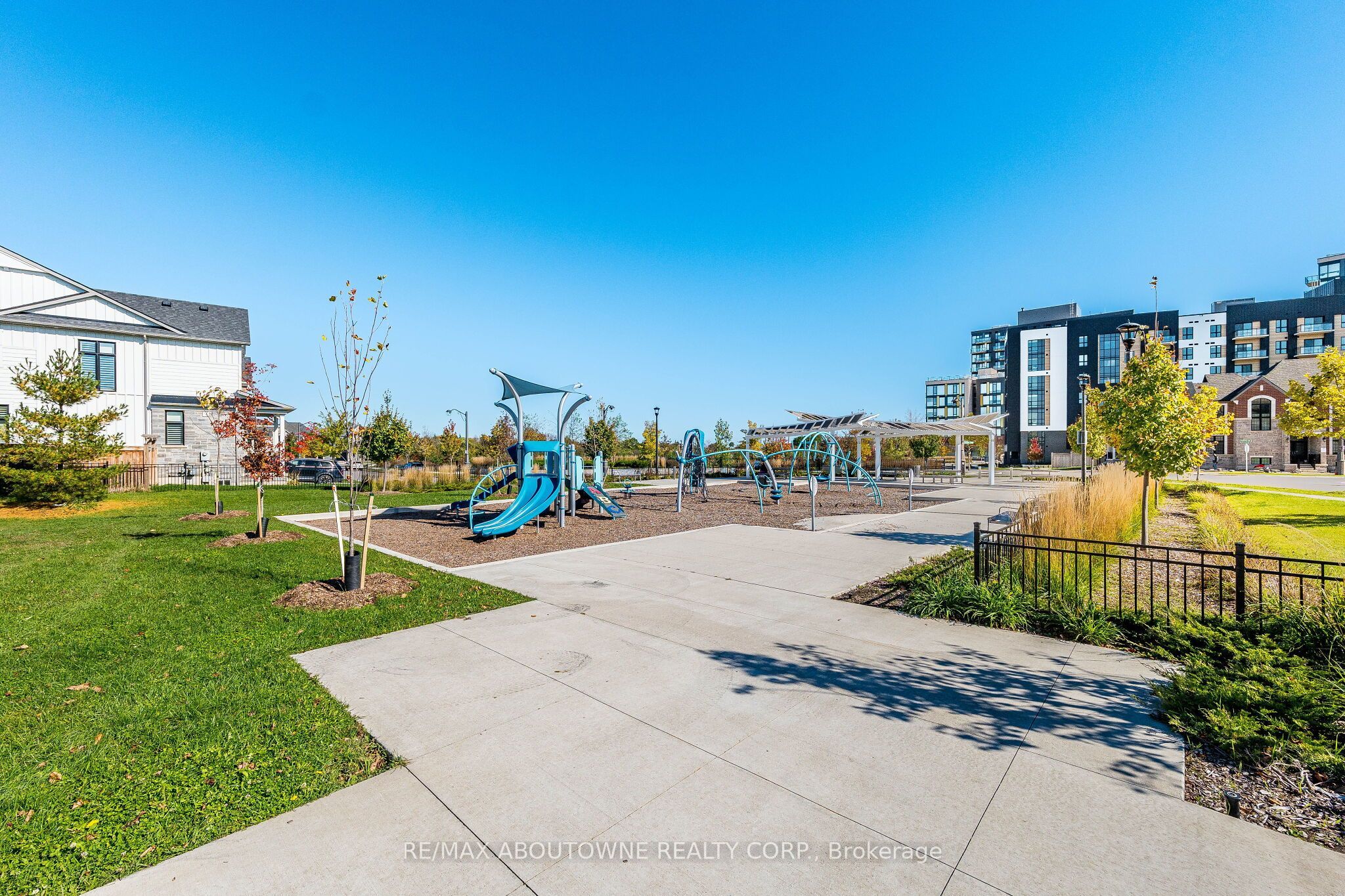 3002 Duggan Trail, Oakville ‣ W14111372 3002 Duggan Trail, Oakville ‣ W14111372