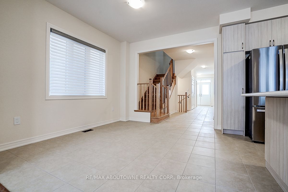 3175 Crystal Drive, Oakville ‣ W14111898 3175 Crystal Drive, Oakville ‣ W14111898