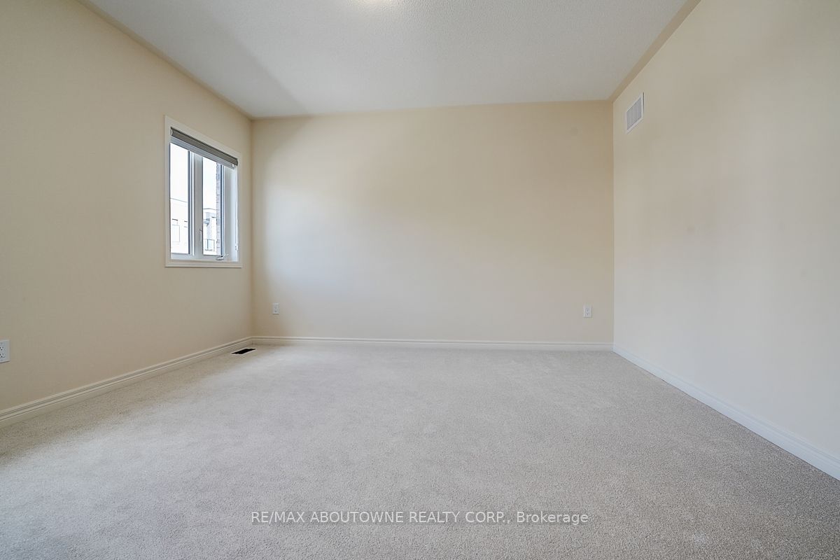 3175 Crystal Drive, Oakville ‣ W14111898 3175 Crystal Drive, Oakville ‣ W14111898