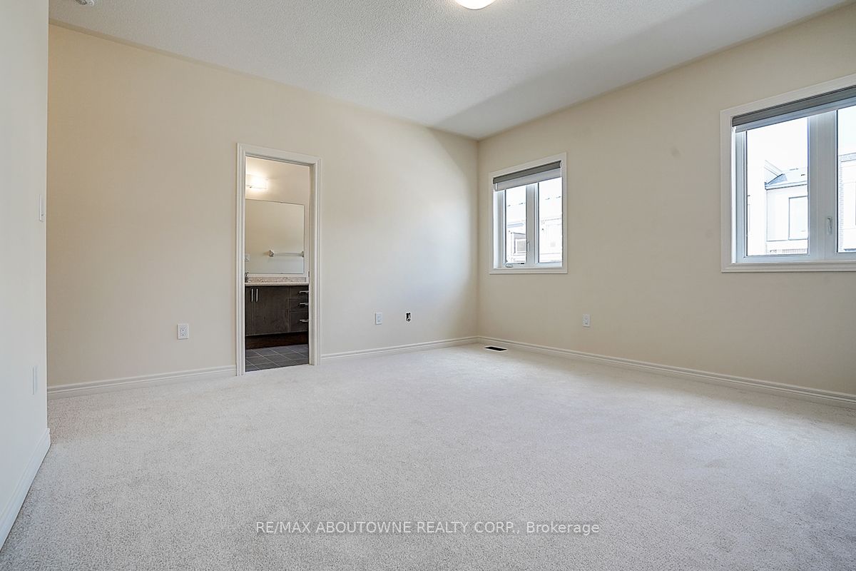 3175 Crystal Drive, Oakville ‣ W14111898 3175 Crystal Drive, Oakville ‣ W14111898