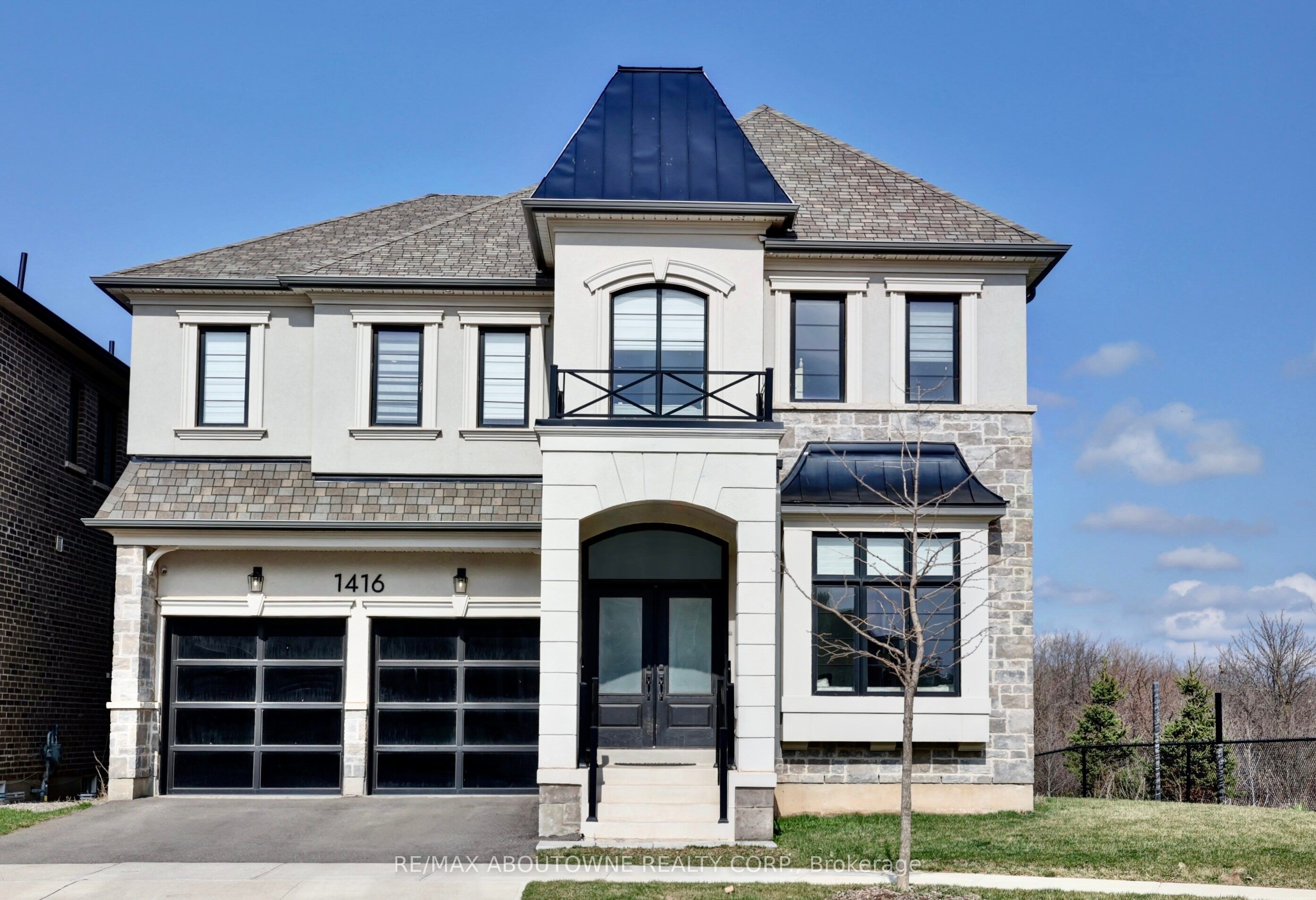 1416 Ford Strathy Crescent, Oakville