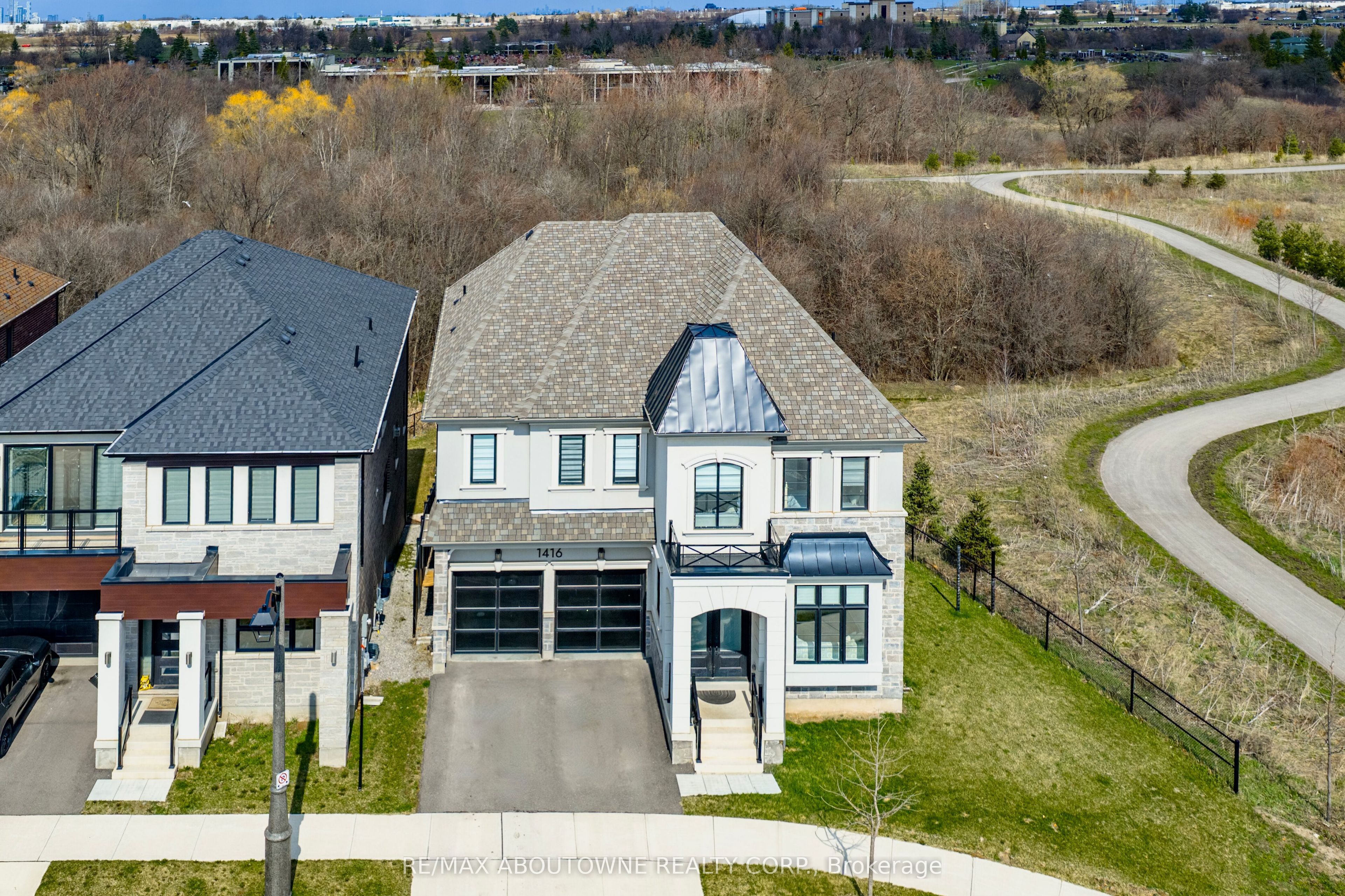 1416 Ford Strathy Crescent, Oakville ‣ W14114612 1416 Ford Strathy Crescent, Oakville ‣ W14114612