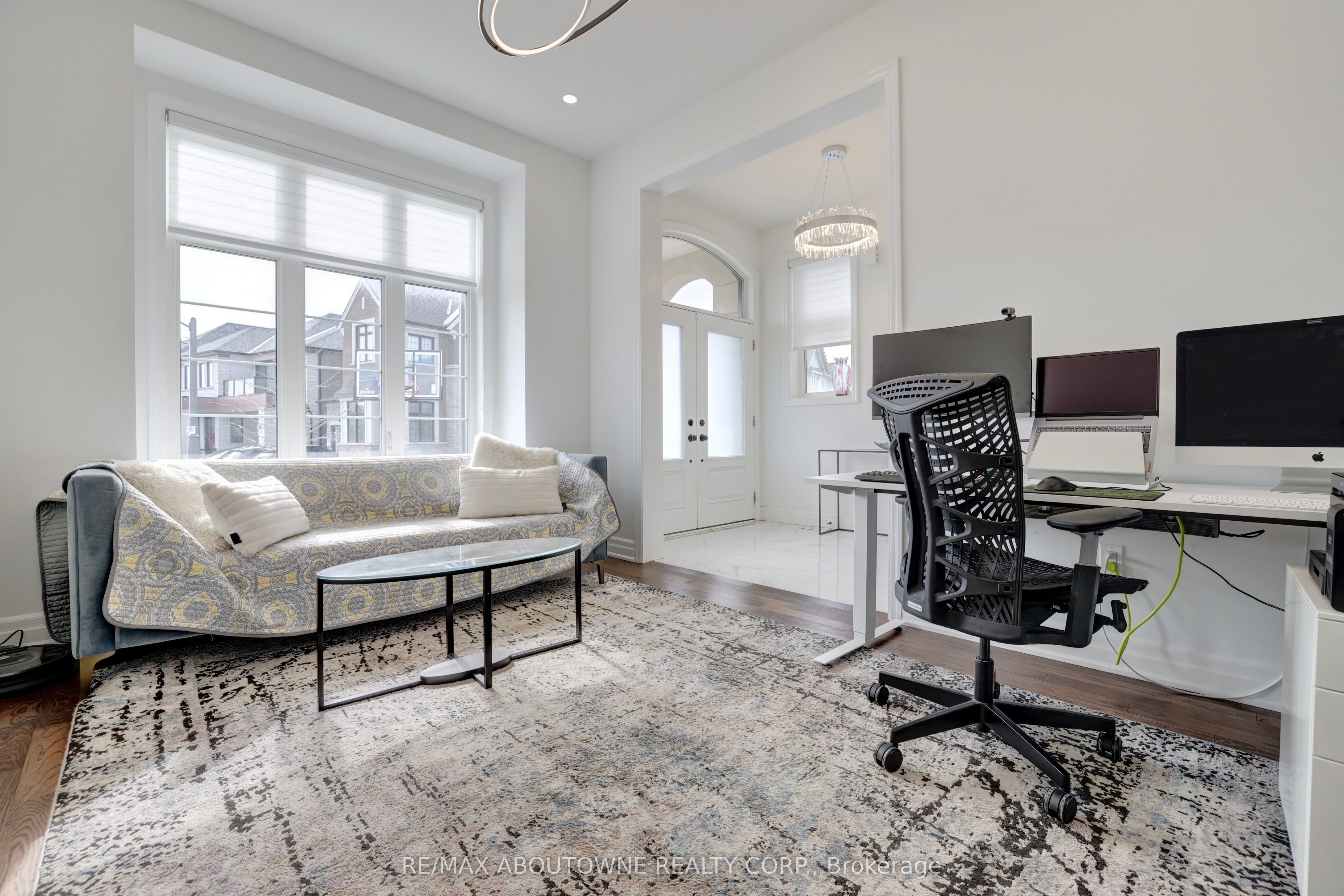1416 Ford Strathy Crescent, Oakville ‣ W14114612 1416 Ford Strathy Crescent, Oakville ‣ W14114612
