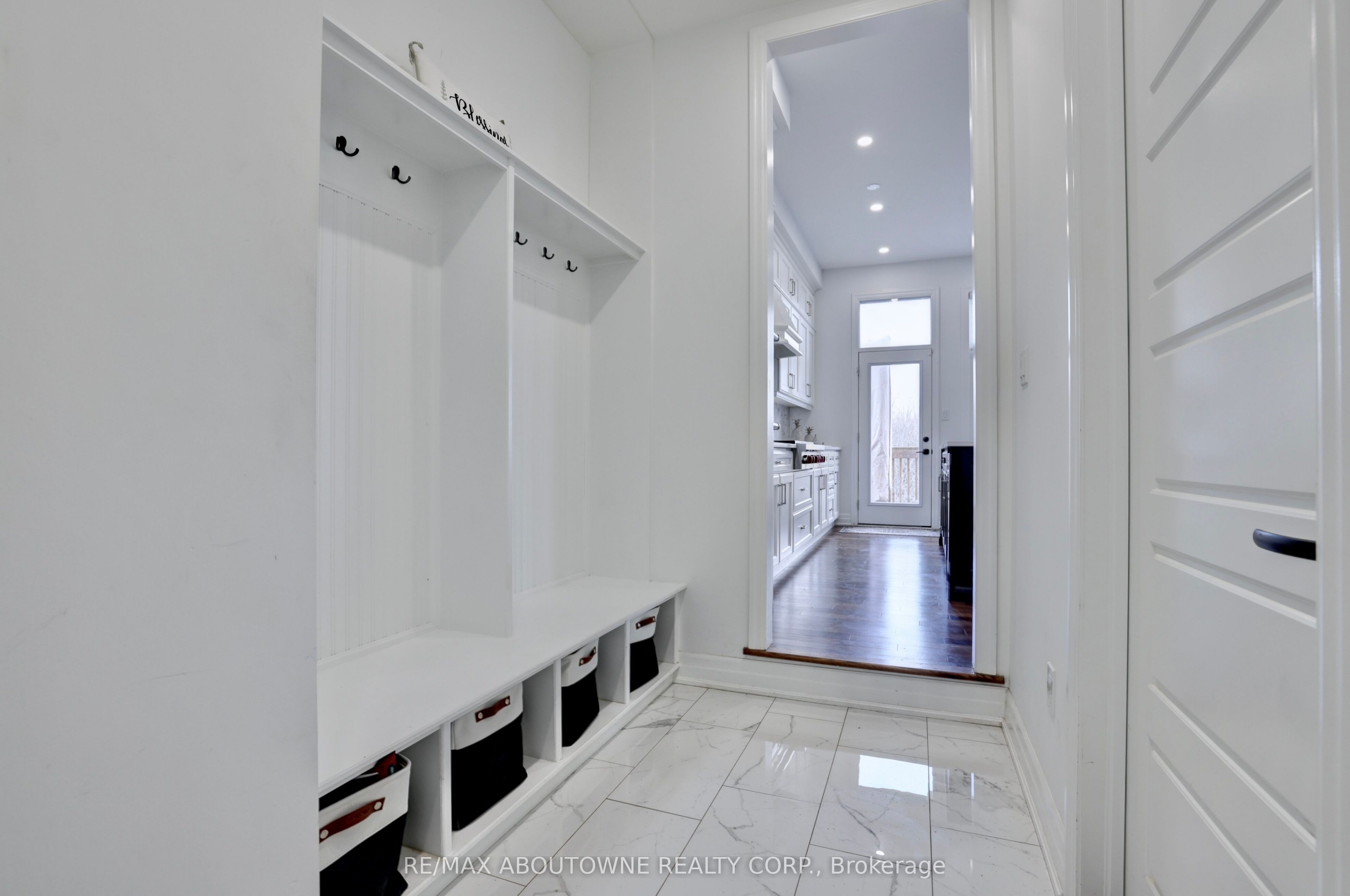 1416 Ford Strathy Crescent, Oakville ‣ W14114612 1416 Ford Strathy Crescent, Oakville ‣ W14114612