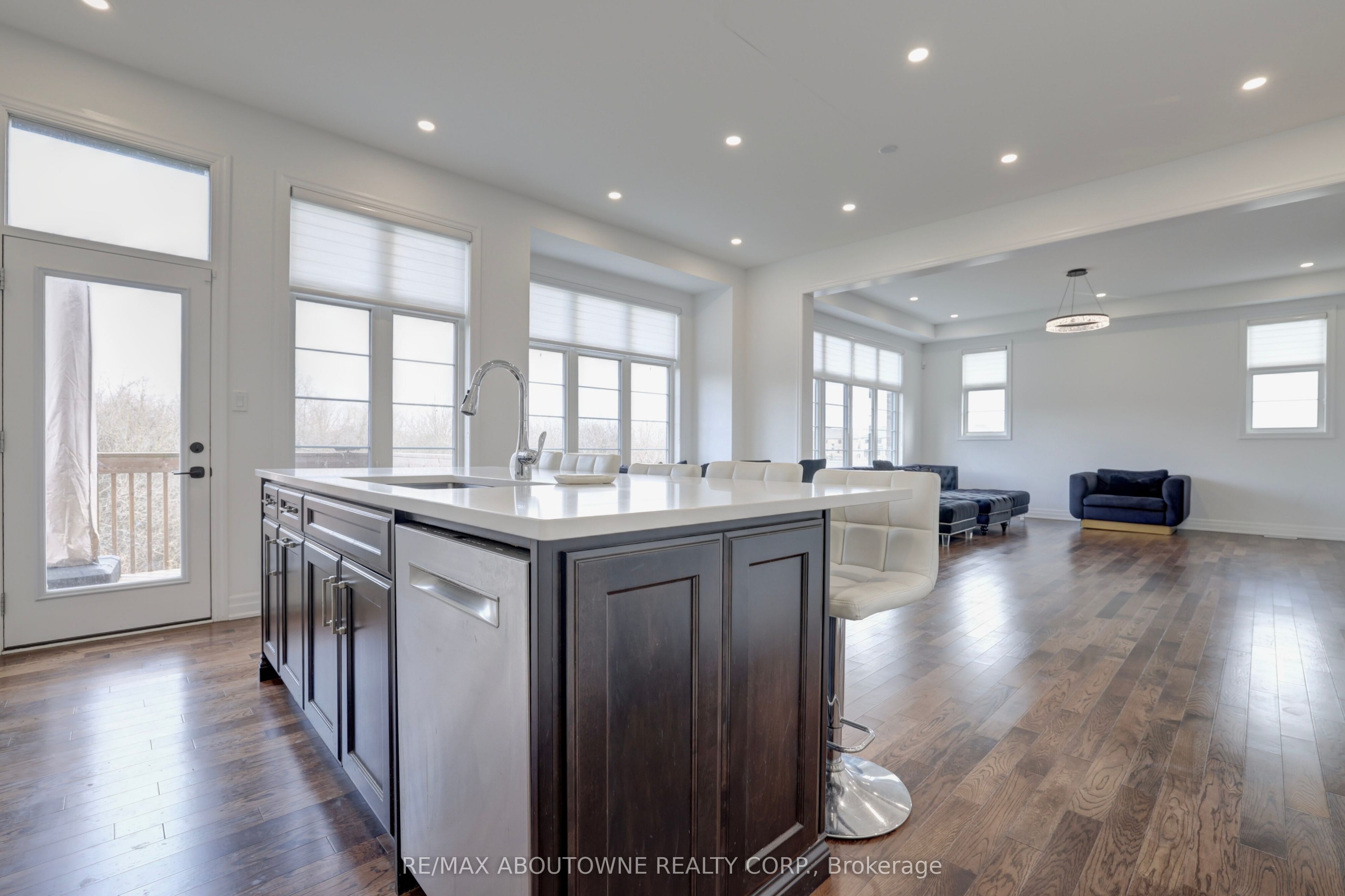 1416 Ford Strathy Crescent, Oakville ‣ W14114612 1416 Ford Strathy Crescent, Oakville ‣ W14114612